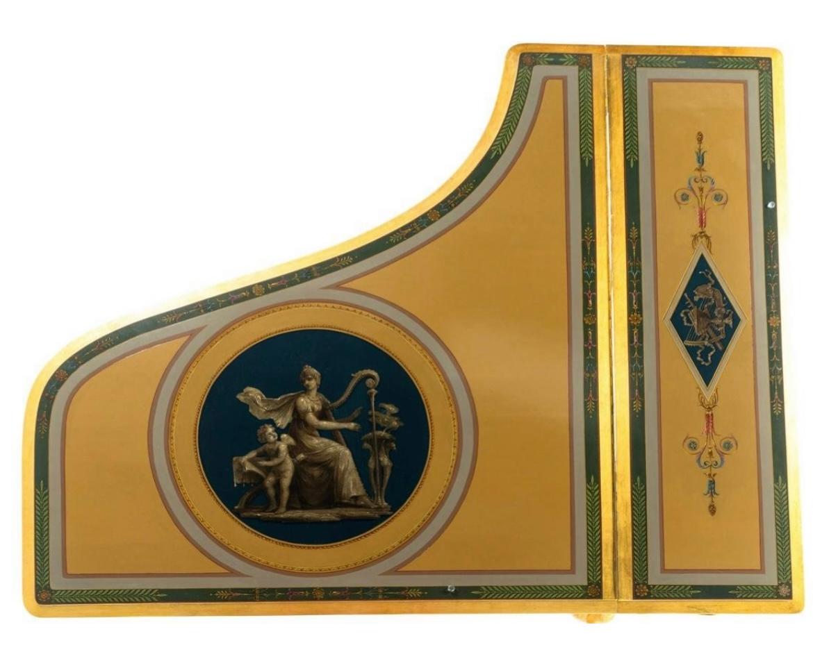 Sculpté à la main Grand piano Empire Erard, peint à la main et signé par Pierre Guerin Paris, vers 1920