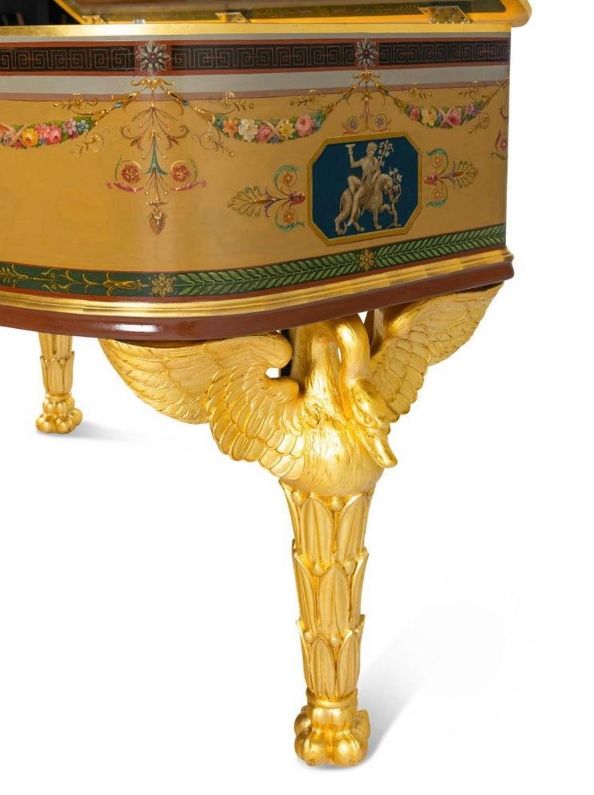 Bois doré Grand piano Empire Erard, peint à la main et signé par Pierre Guerin Paris, vers 1920