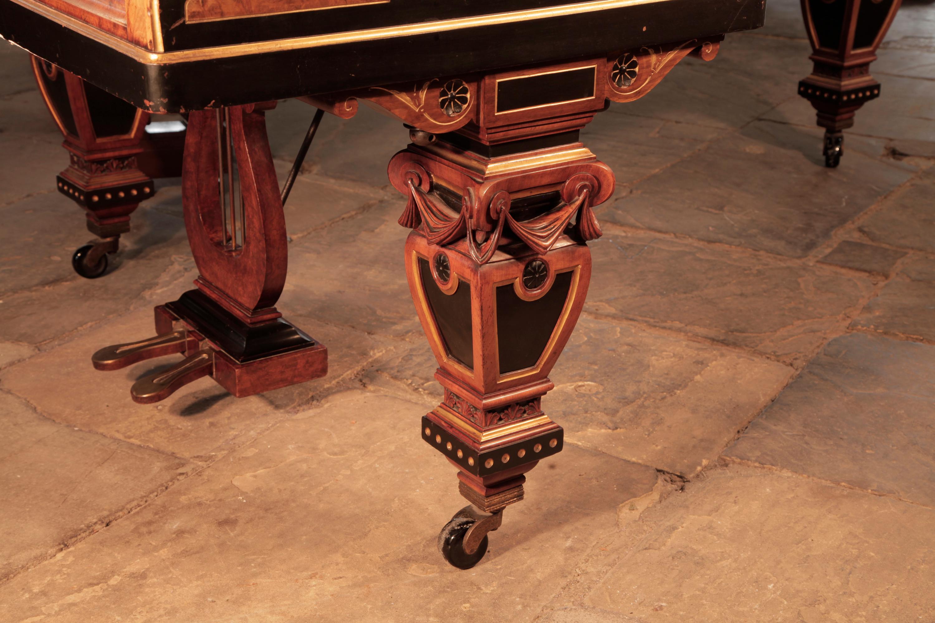 Erard Grand Piano Ägyptisches Revival Neoklassizistisches Stil von William Lomax Nussbaumholz (Neoklassisch) im Angebot