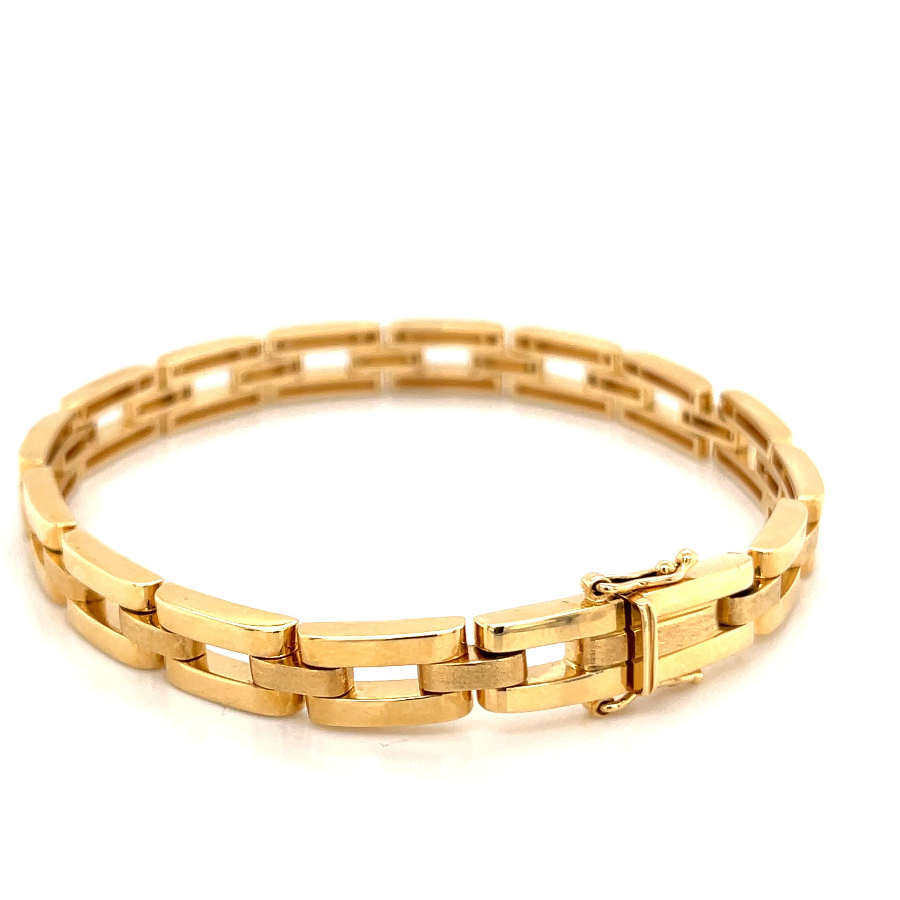 Moderne A Link Bracelet en or jaune 18K en vente