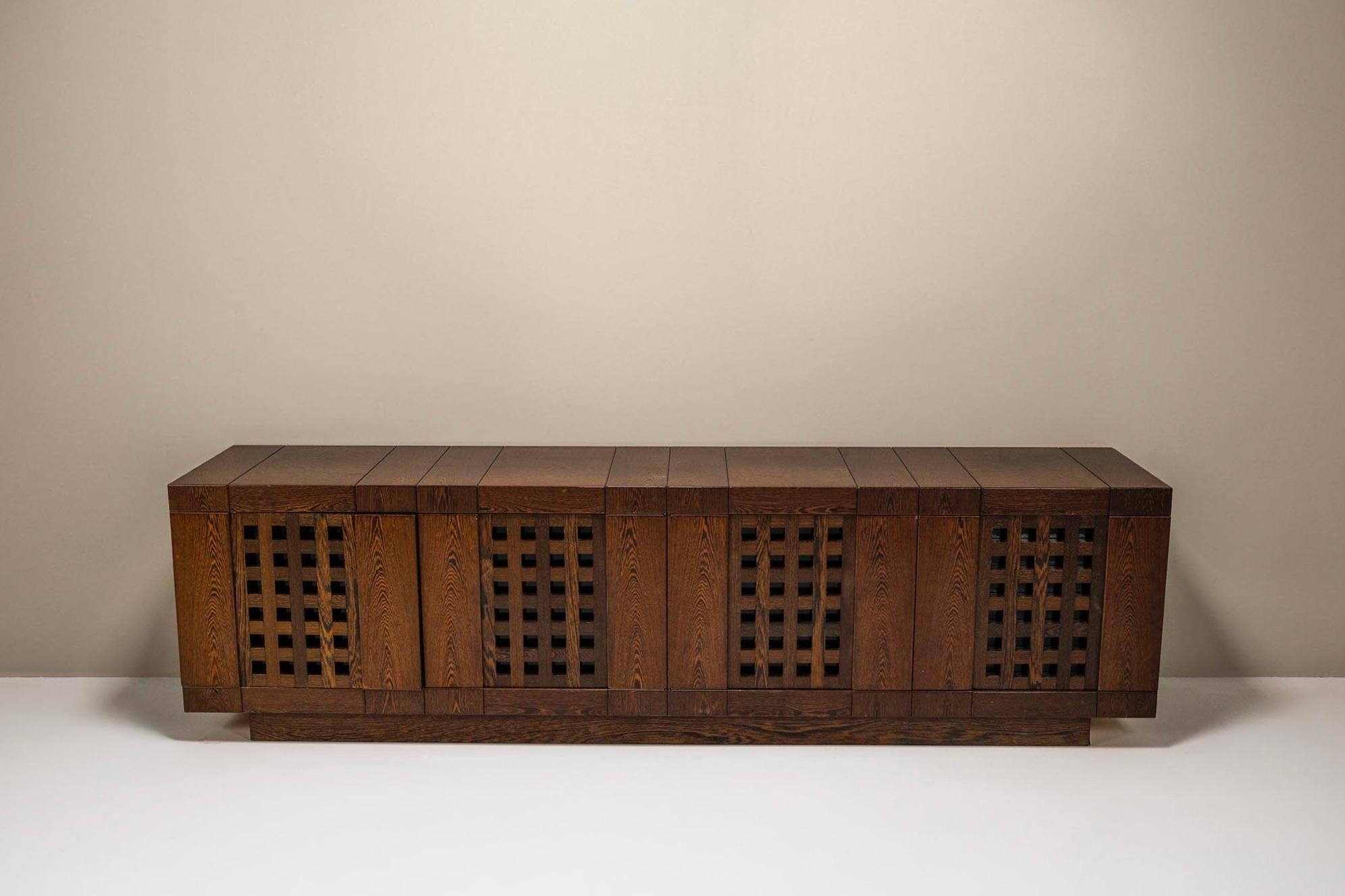 'Erasmo a 4' Sideboard In Wengé By Ferdinando Meccani, Italy 1970's In Good Condition For Sale In Hellouw, NL