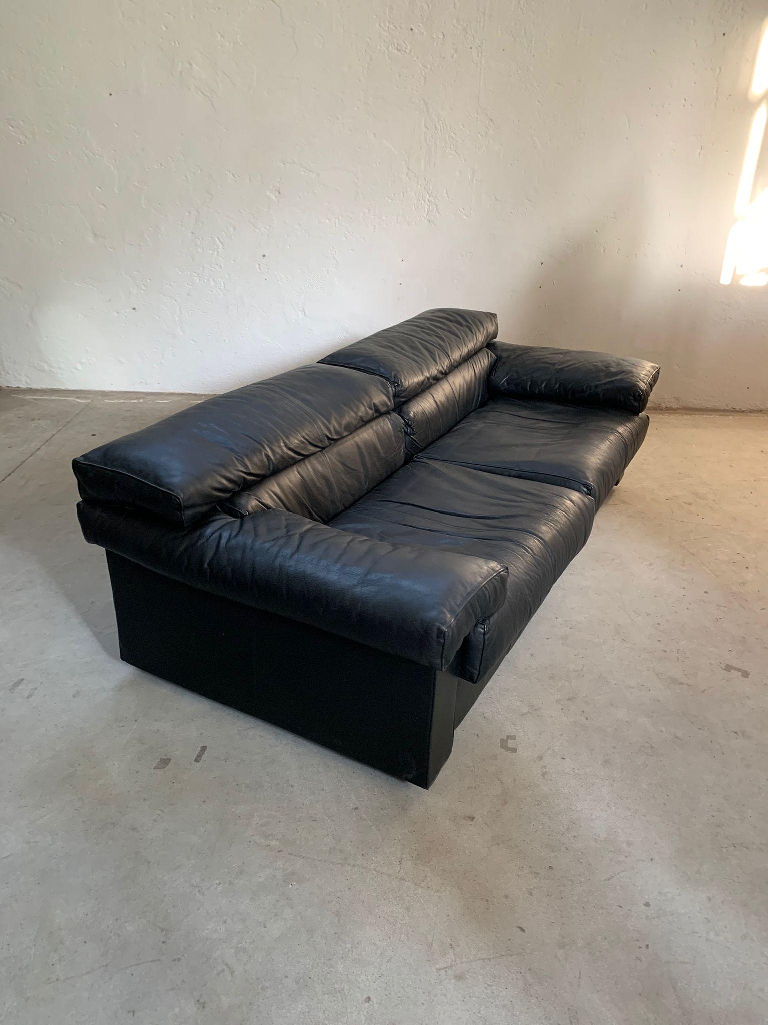 Erasmo black leather sofa by Afra and Tobia Scarpa for B&B Italia, 1960s For Sale 10