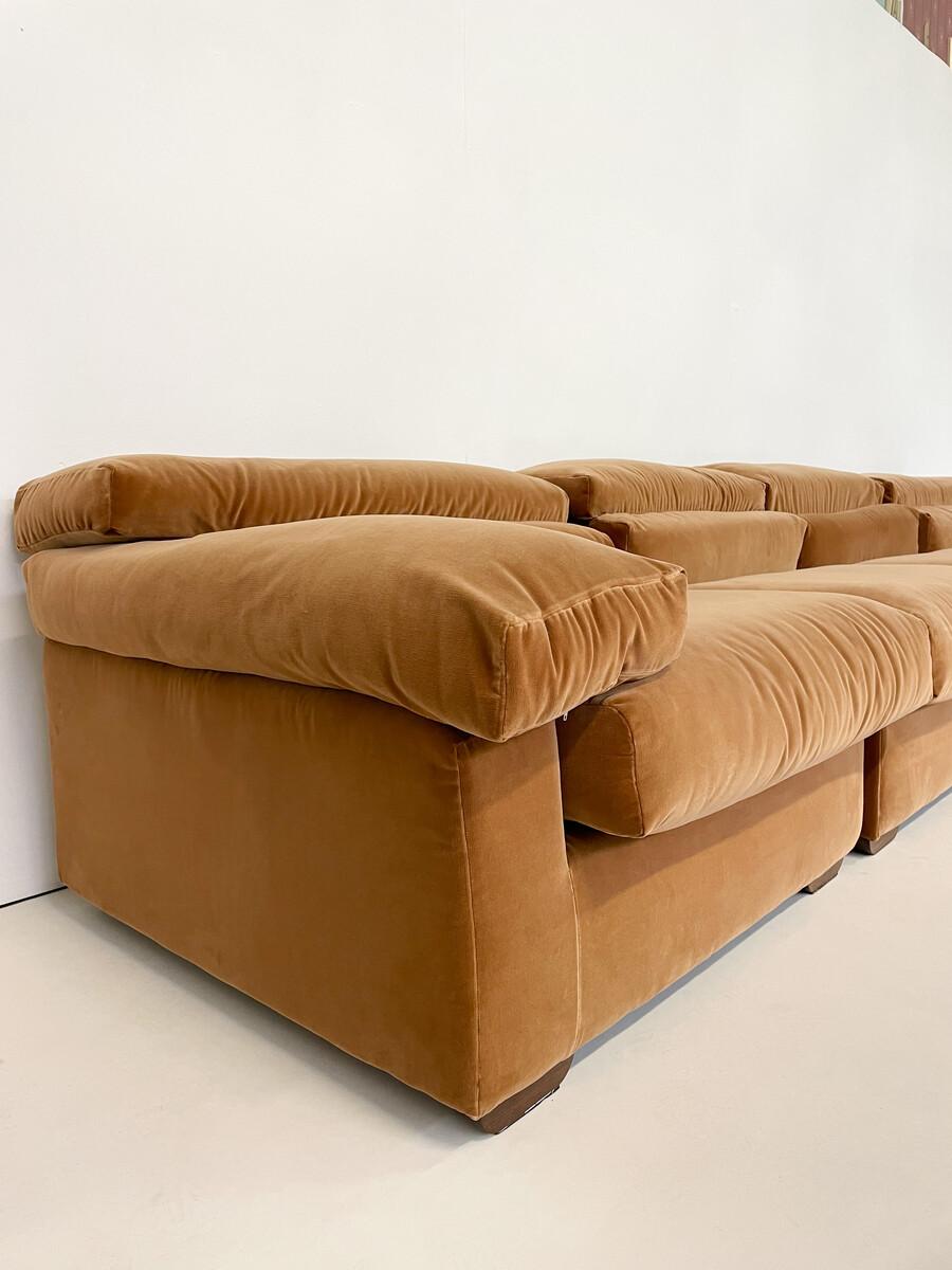 Erasmo Sofa by Afra and Tobia Scarpa, B&B Italia, 1973, New Upholstery In Good Condition In Brussels, BE