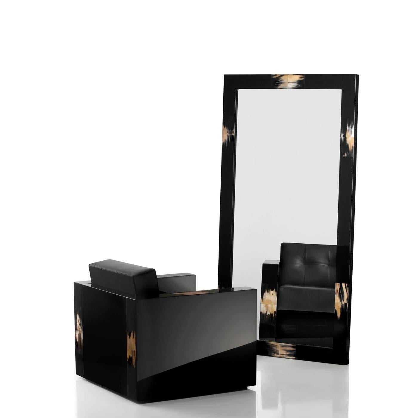 Che si tratti di un ingresso, di una camera da letto o di una stanza da letto, lo specchio da terra Erasmo valorizzerà il tuo arredamento grazie alla sua impeccabile fattura e al suo design pulito. Caratterizzato da una struttura rettangolare in