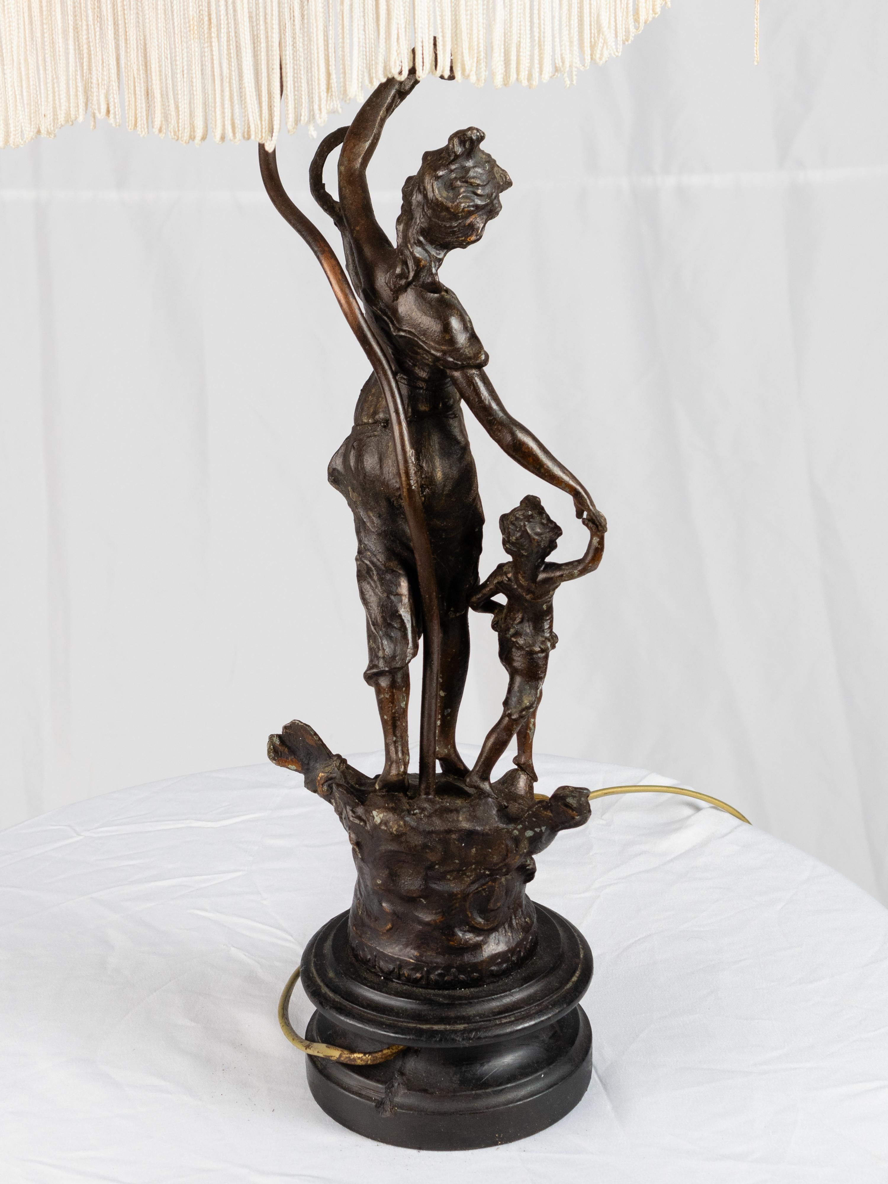 Néoclassique Erato Muse of Dance Lamp Brocart, 19ème siècle en vente