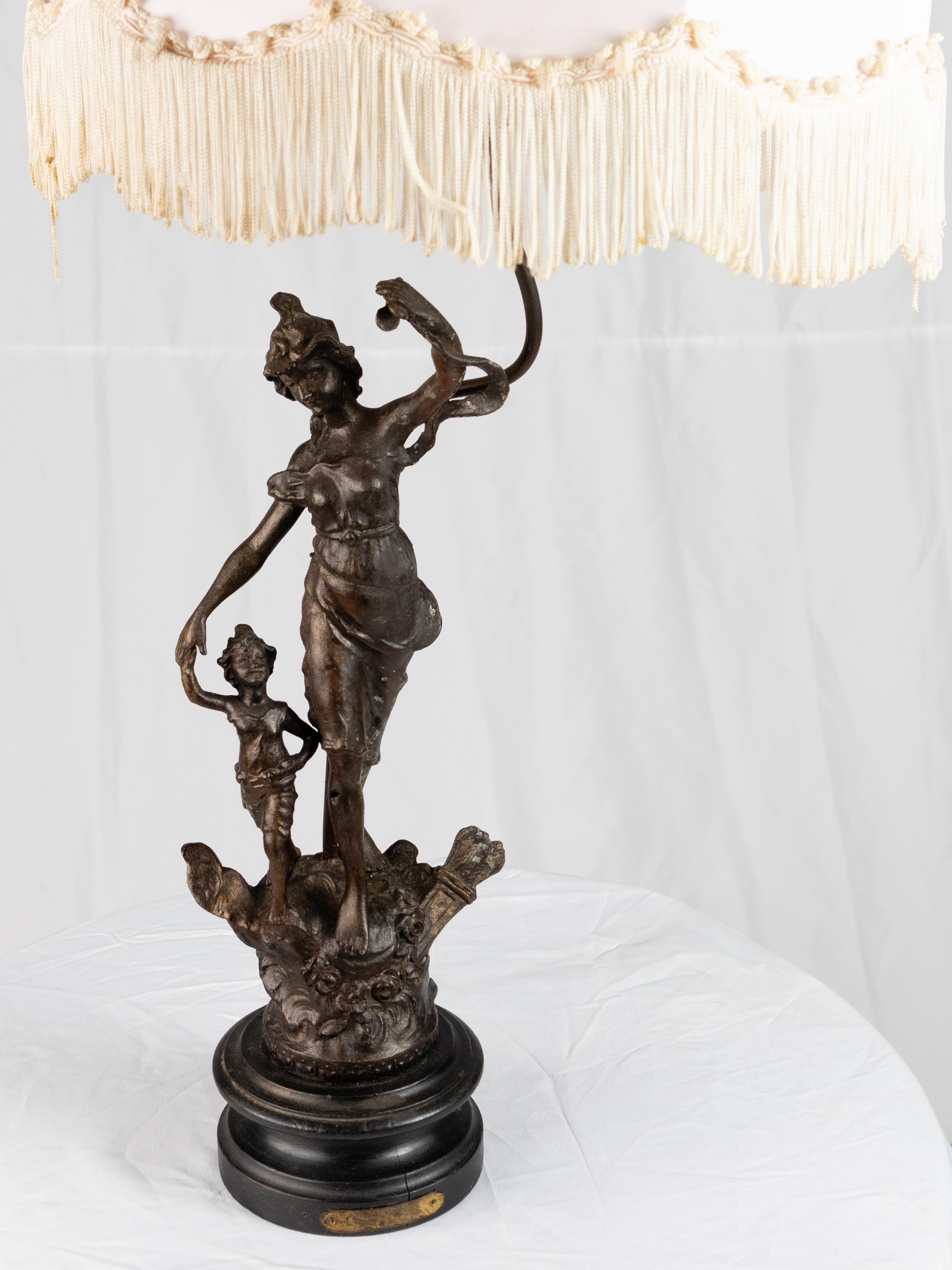 Erato Musa de la Danza Lámpara de Sobremesa Brocada, Siglo XIX Neoclásico en venta