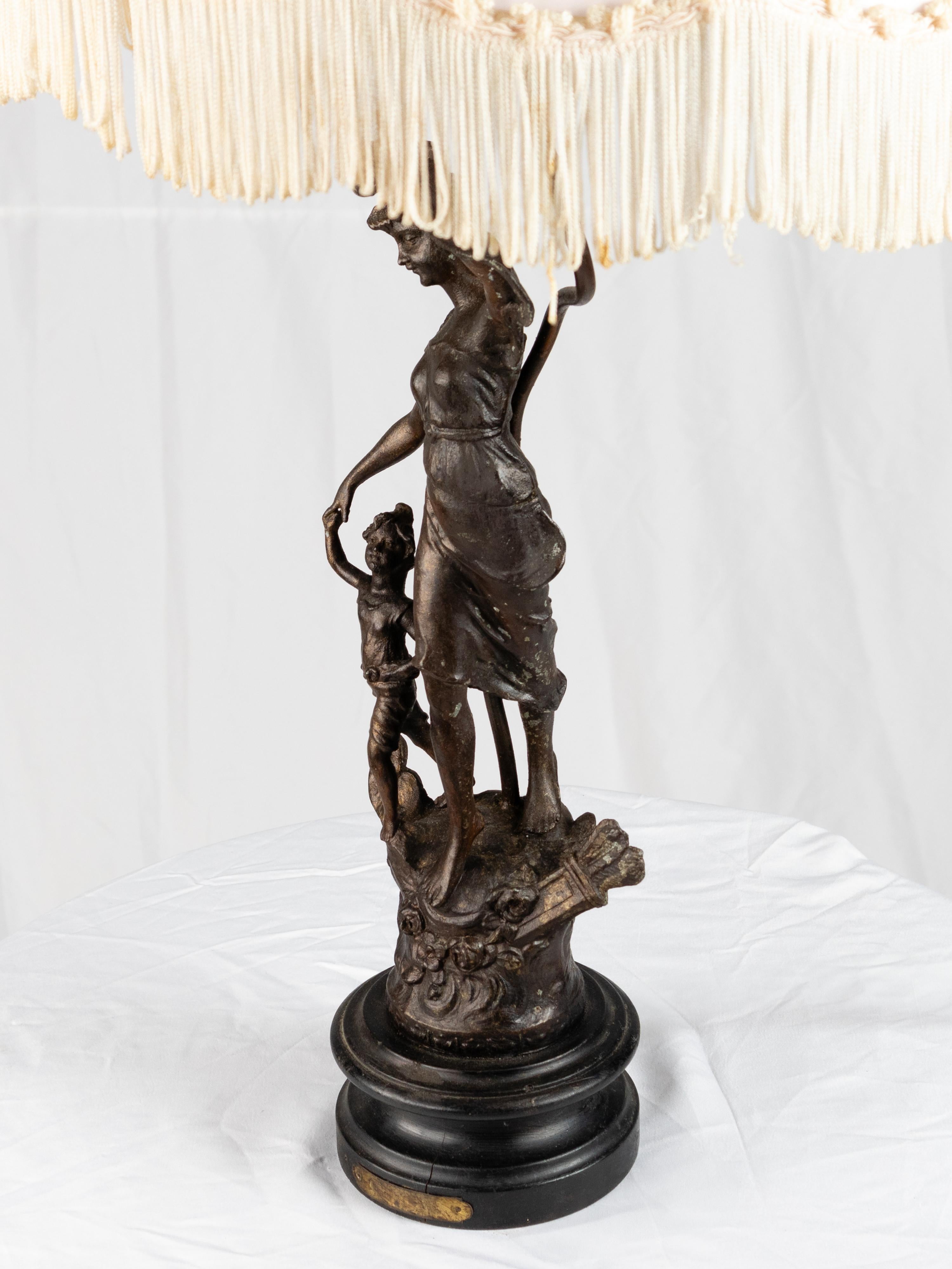 XIXe siècle Erato Muse of Dance Lamp Brocart, 19ème siècle en vente