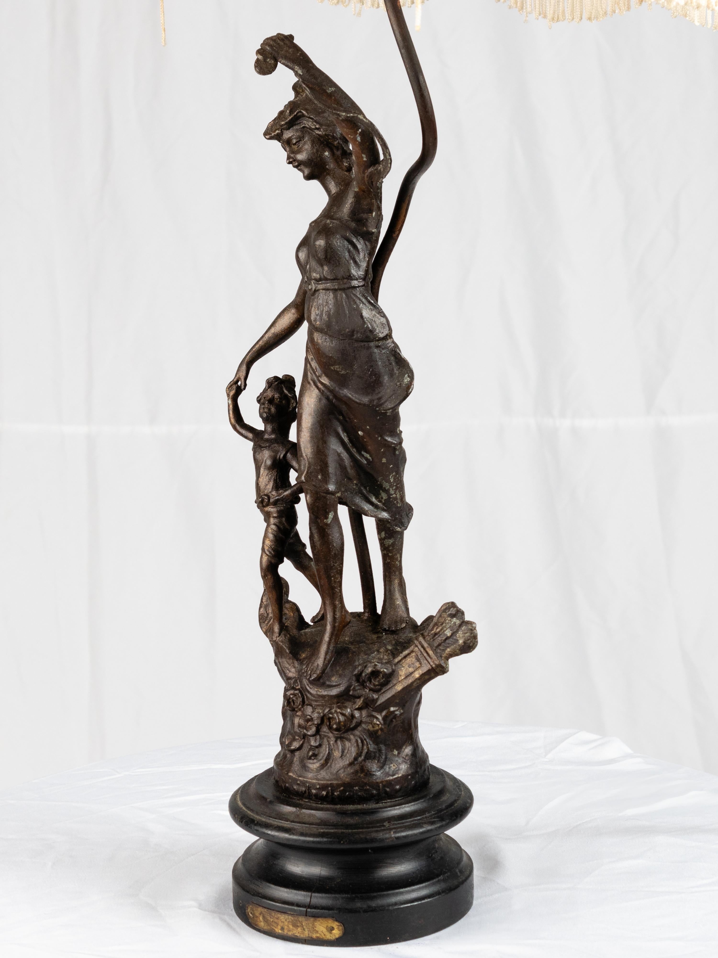 Erato Musa de la Danza Lámpara de Sobremesa Brocada, Siglo XIX en venta 1