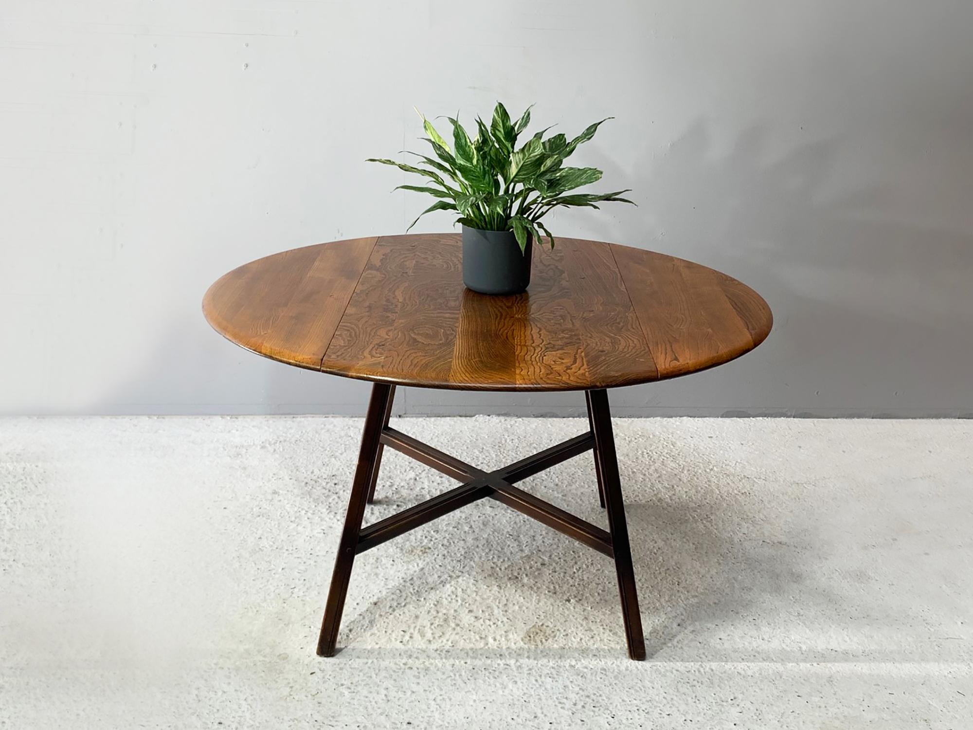 Designed by Lucian R Ercolani, the Ercol Old Colonial table is an earlier and rarer design than more recent Ercol tables. Produced in the 1960’s It has the ‘blue label’ which was only used between 1955 and 1975.  It is well used but in great