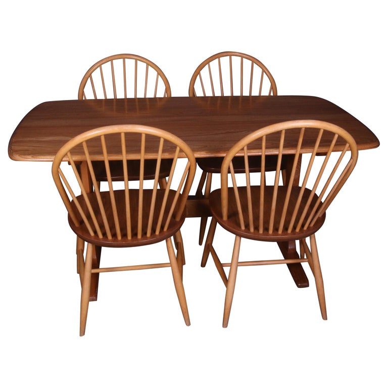 Ercol Blonde Elm Dining Table And Four Chairs At 1stdibs Ercol Blonde Elm Dining Table And Four Chairs For