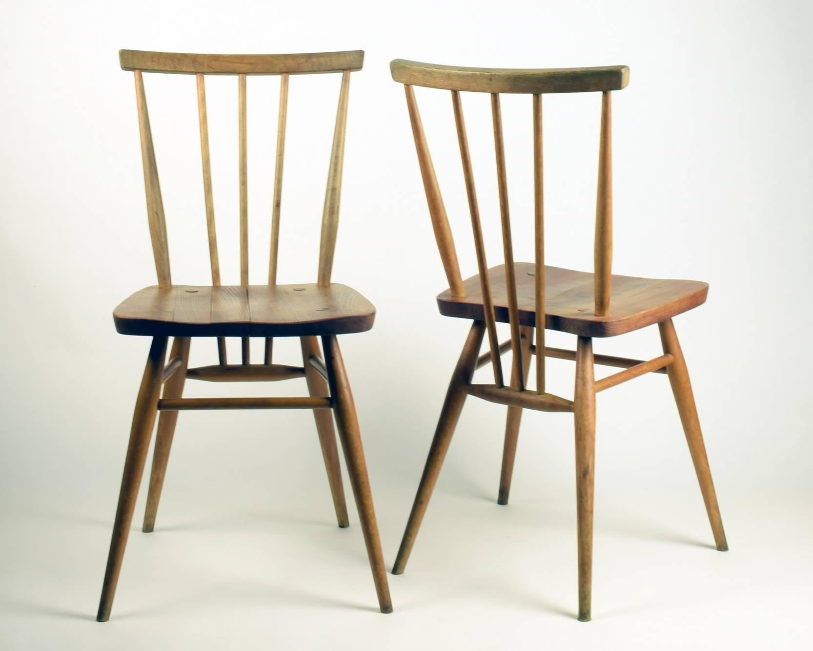 Lucian Ercolani for Ercol Furniture Ltd
Pair of 391 ‘Windsor’ chairs, designed 1950s/60s, these examples dating from 1979.
Solid elm and beech.
Original Ercol labels (showing date).
A good pair of these simple, elegant chairs, showing lovely patina