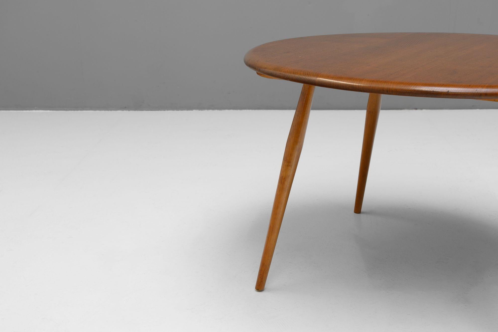 Mesa baja Ercol en Bueno estado para la venta en London, England