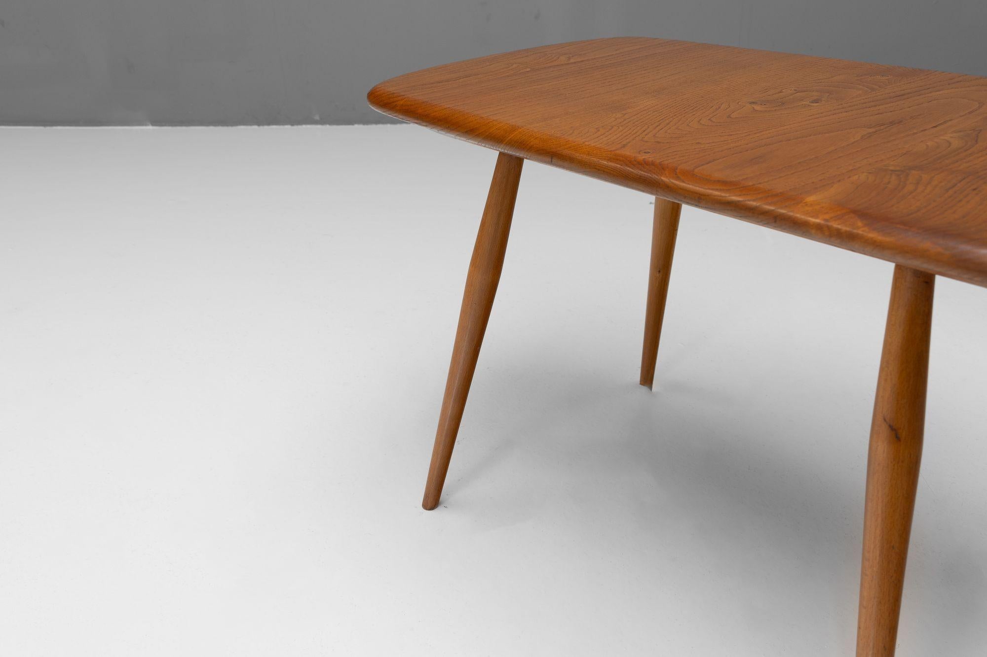 Ercol Coffee Table In Good Condition For Sale In London, England