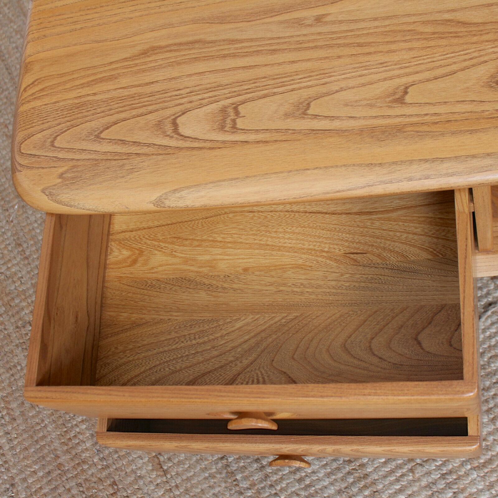 Ercol Coffee Table Pandoras Box Elm In Good Condition For Sale In Newcastle upon Tyne, GB