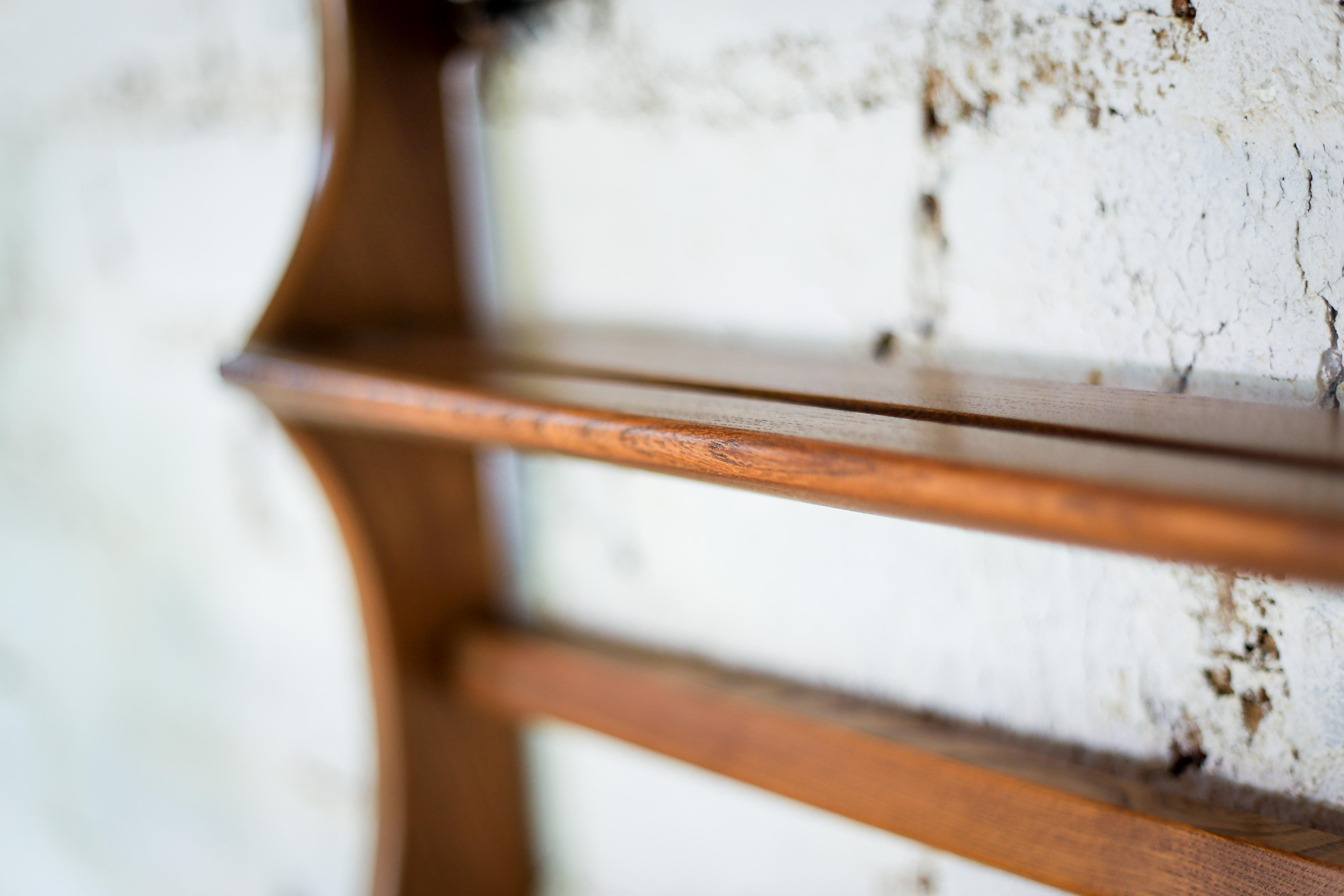 Ercol Light Elm Plate Rack, 1950s UK In Good Condition For Sale In Cape Town, Western Cape