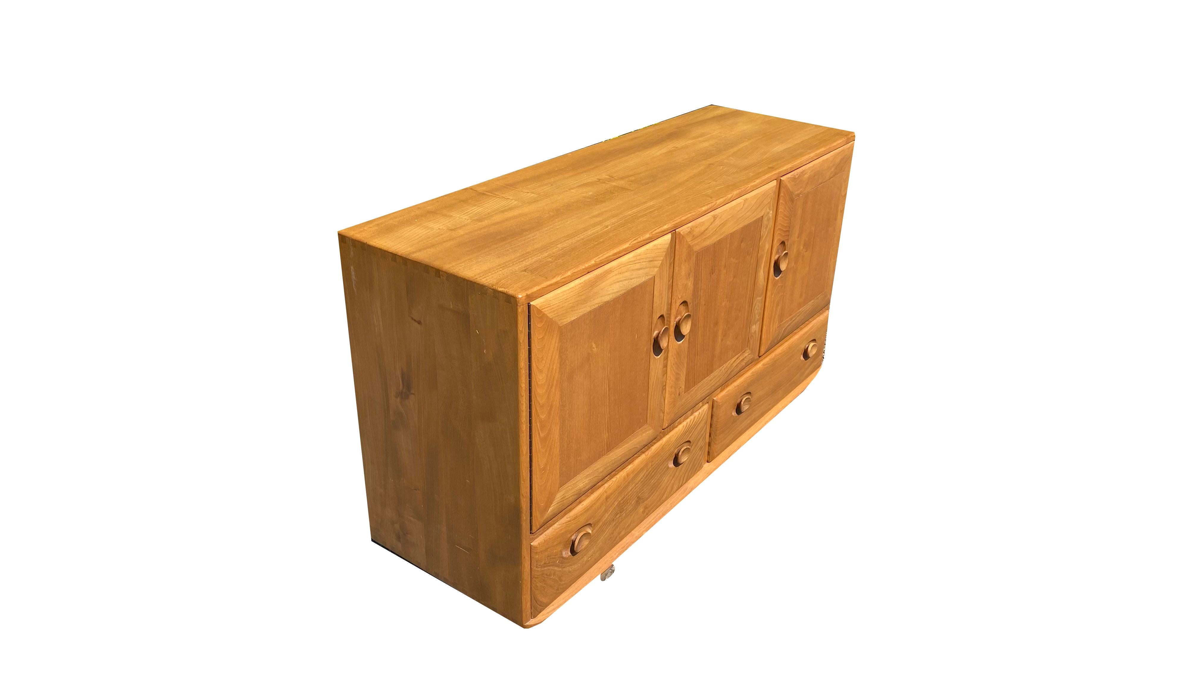 Ercol Sideboad (Moderne der Mitte des Jahrhunderts) im Angebot