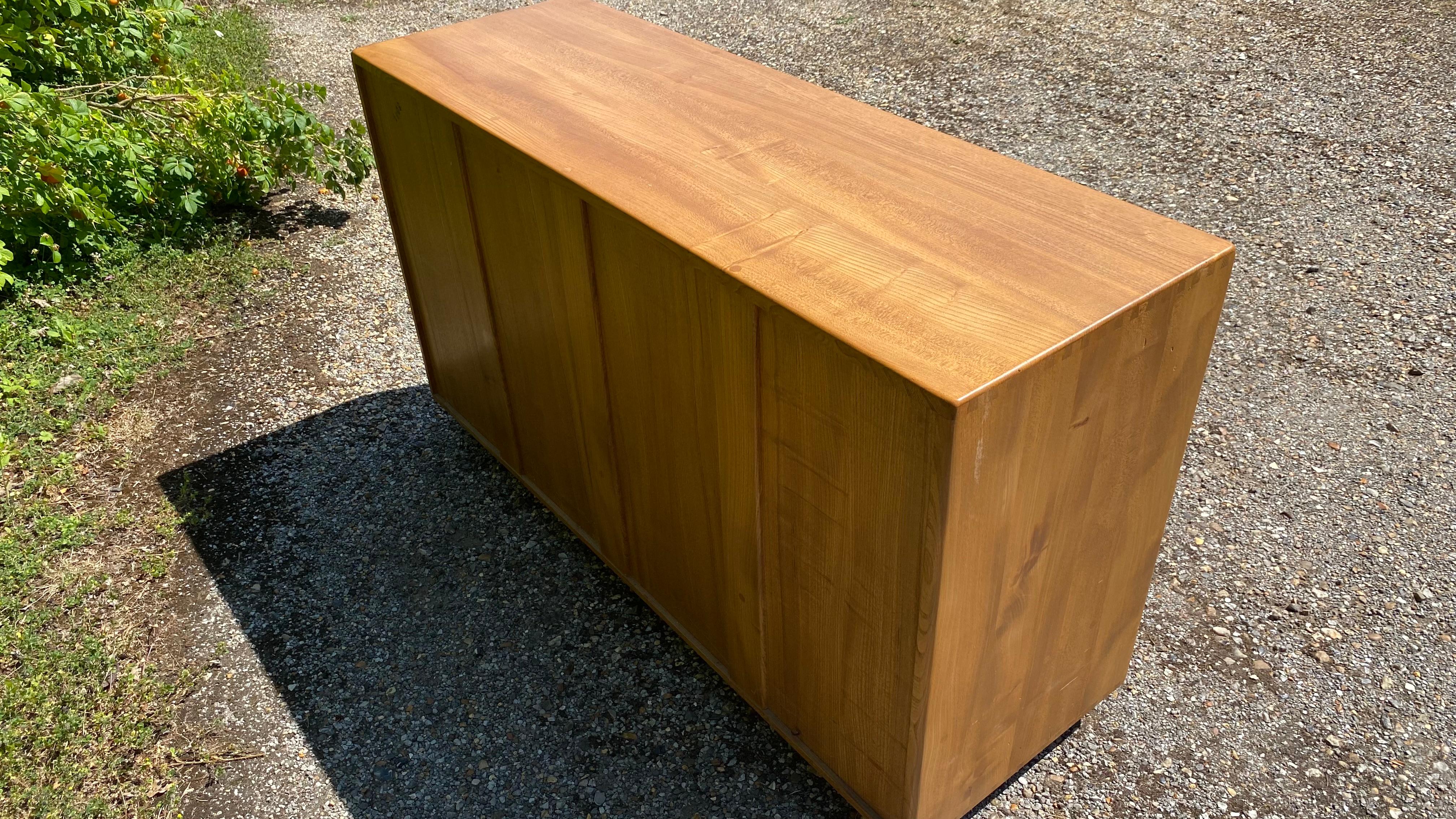 Ercol Sideboad (Englisch) im Angebot