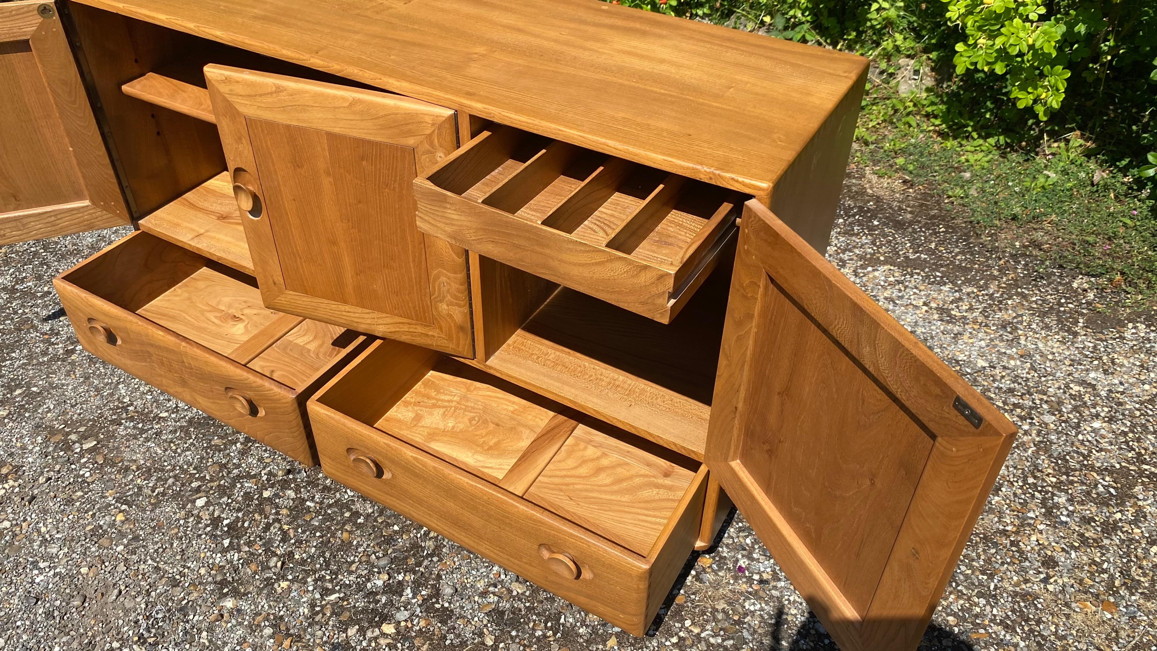 Ercol Sideboad im Angebot 1