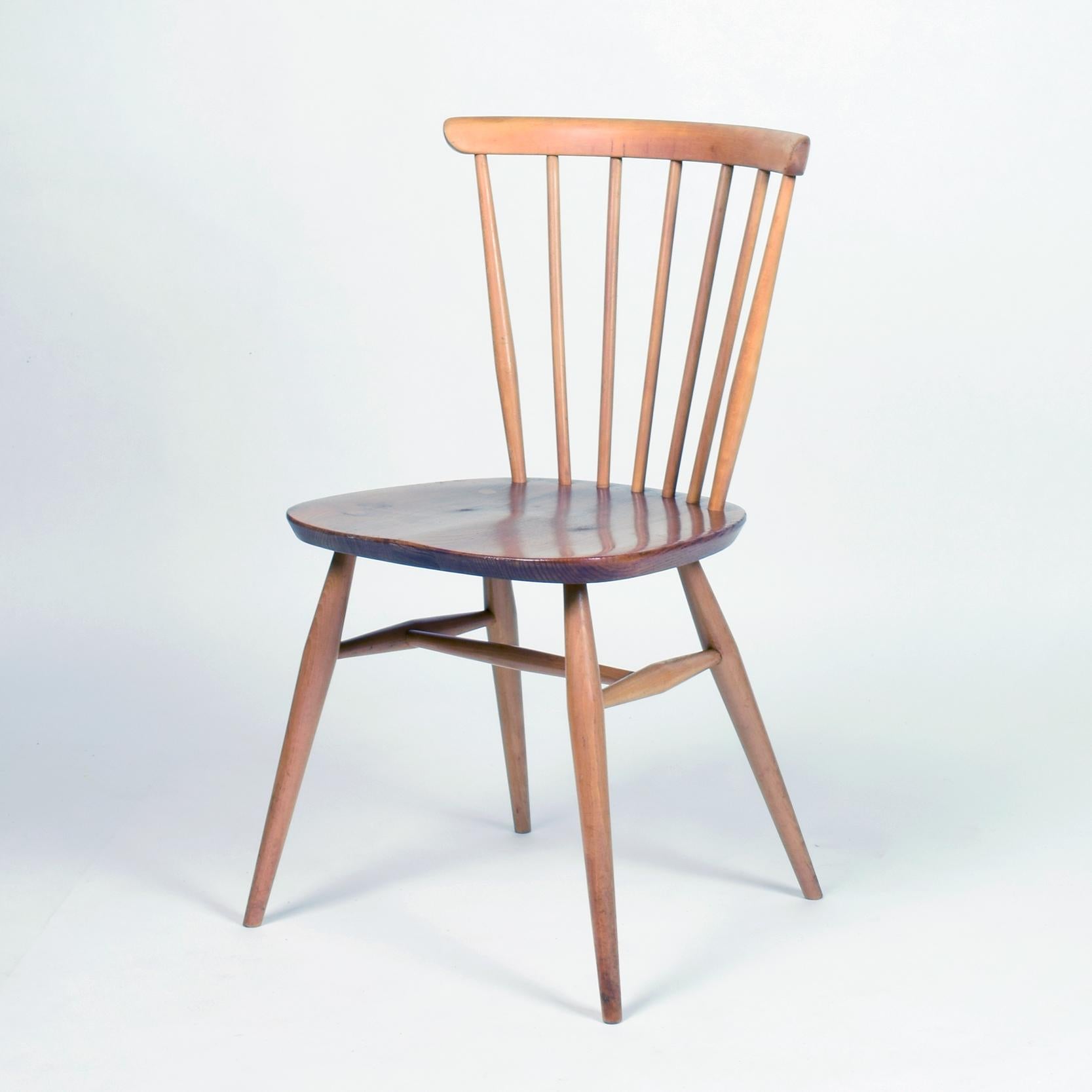 Ercol 'Windsor' Dining Chair set of six, Model 449 and 449A 'Cowhorn' In Good Condition In London, GB