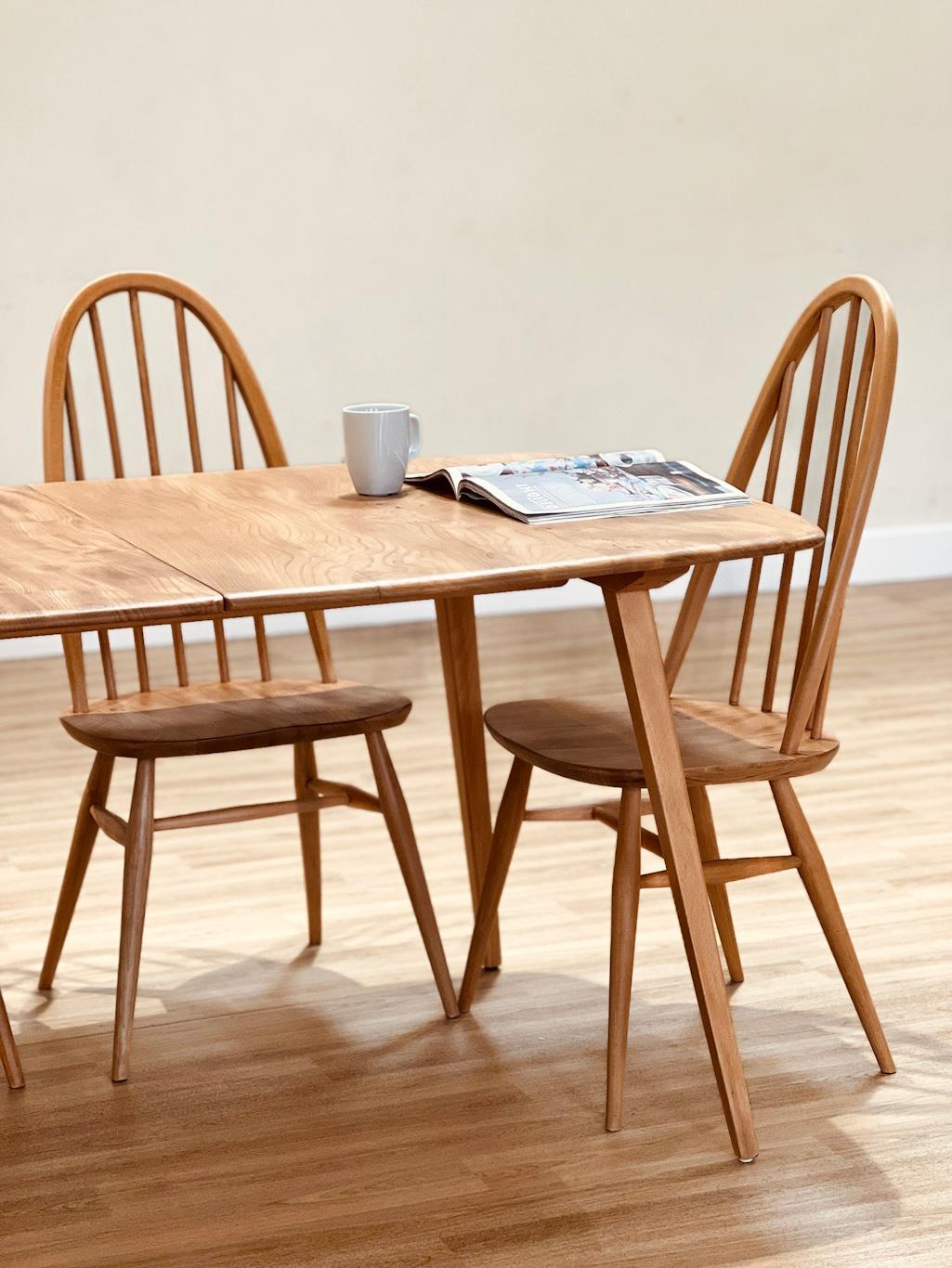Mid-Century Modern Ercol Windsor Extending Table and Chairs in Elm For Sale
