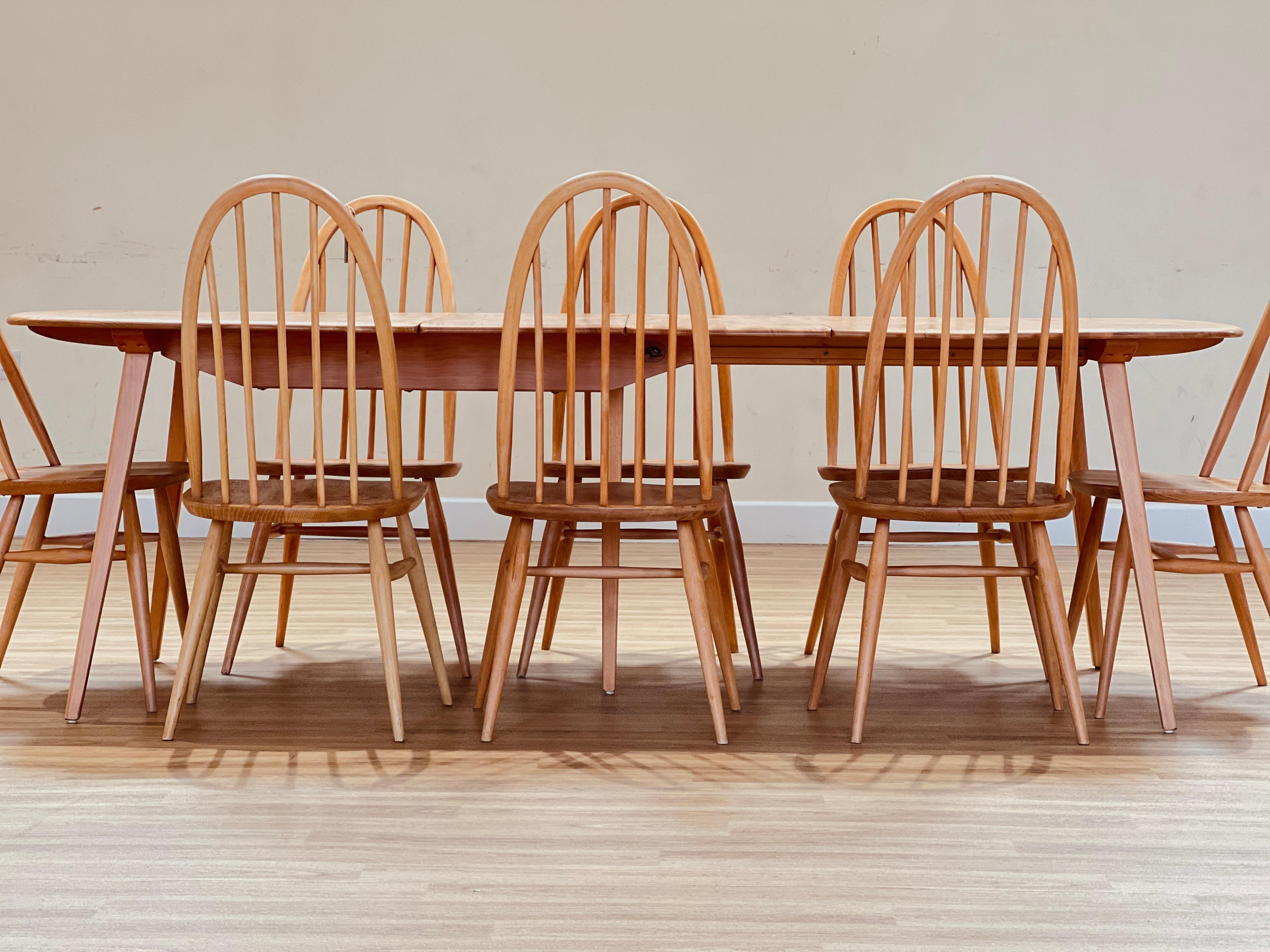 Ercol Windsor Extending Table and Chairs in Elm In Excellent Condition For Sale In Buxton, GB