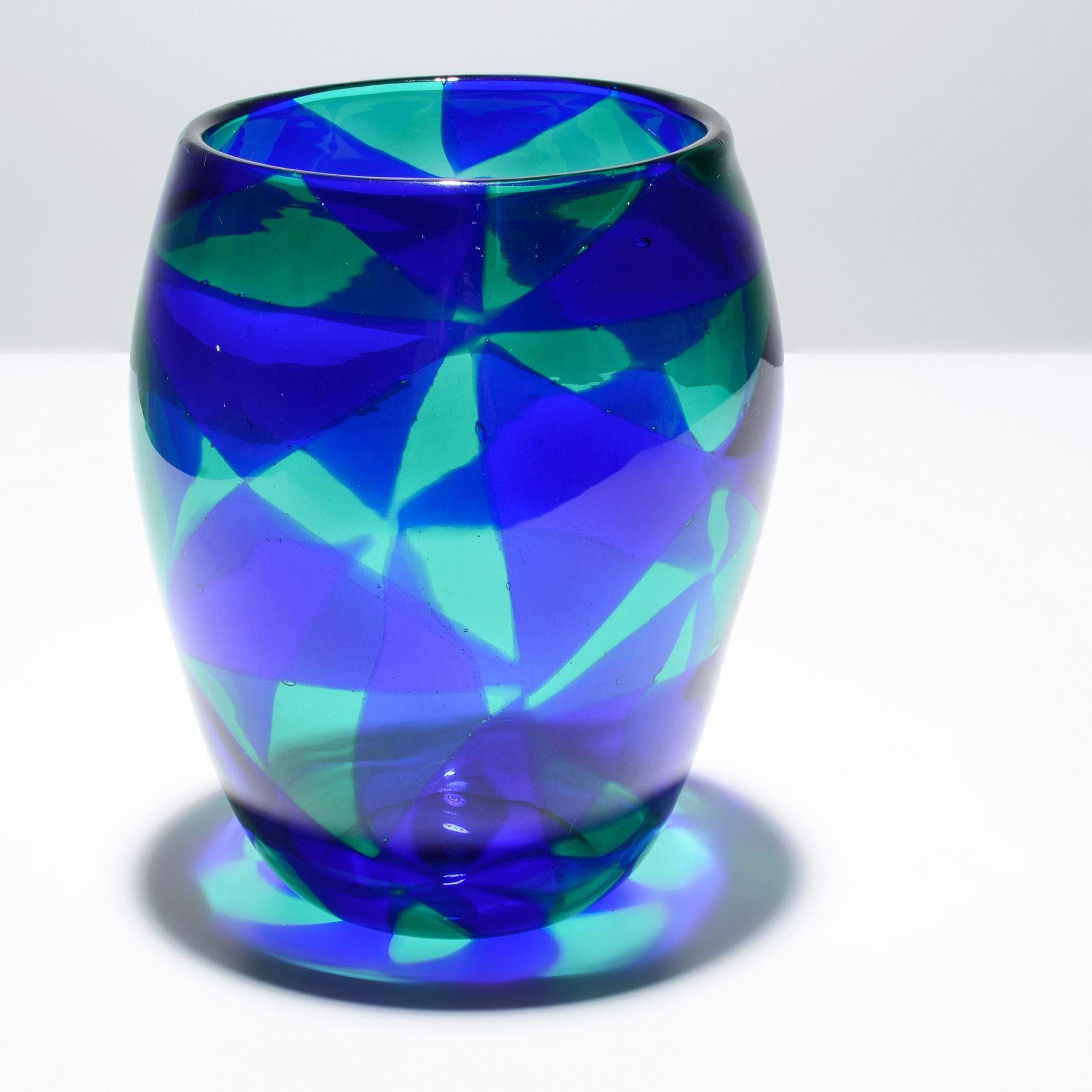Artistics/Designer ; Fabricant : Ercole Barovier (italien, 1889-1974) ; Barovier&Toso (Italie)
Marquage(s) ; notes : signé, marquage(s)
Matériaux : verre
Dimensions (H, L, P) : 8,5 