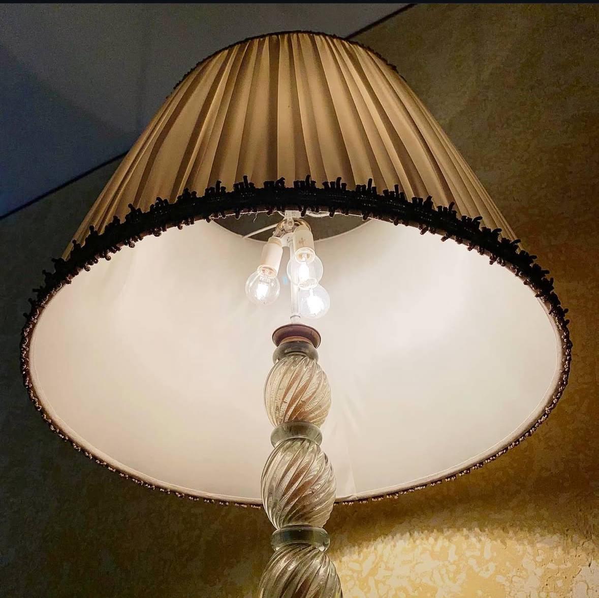 Lámpara de pie Seguso de cristal de Murano 'champán' de mediados del siglo pasado. Moderno de mediados de siglo en venta