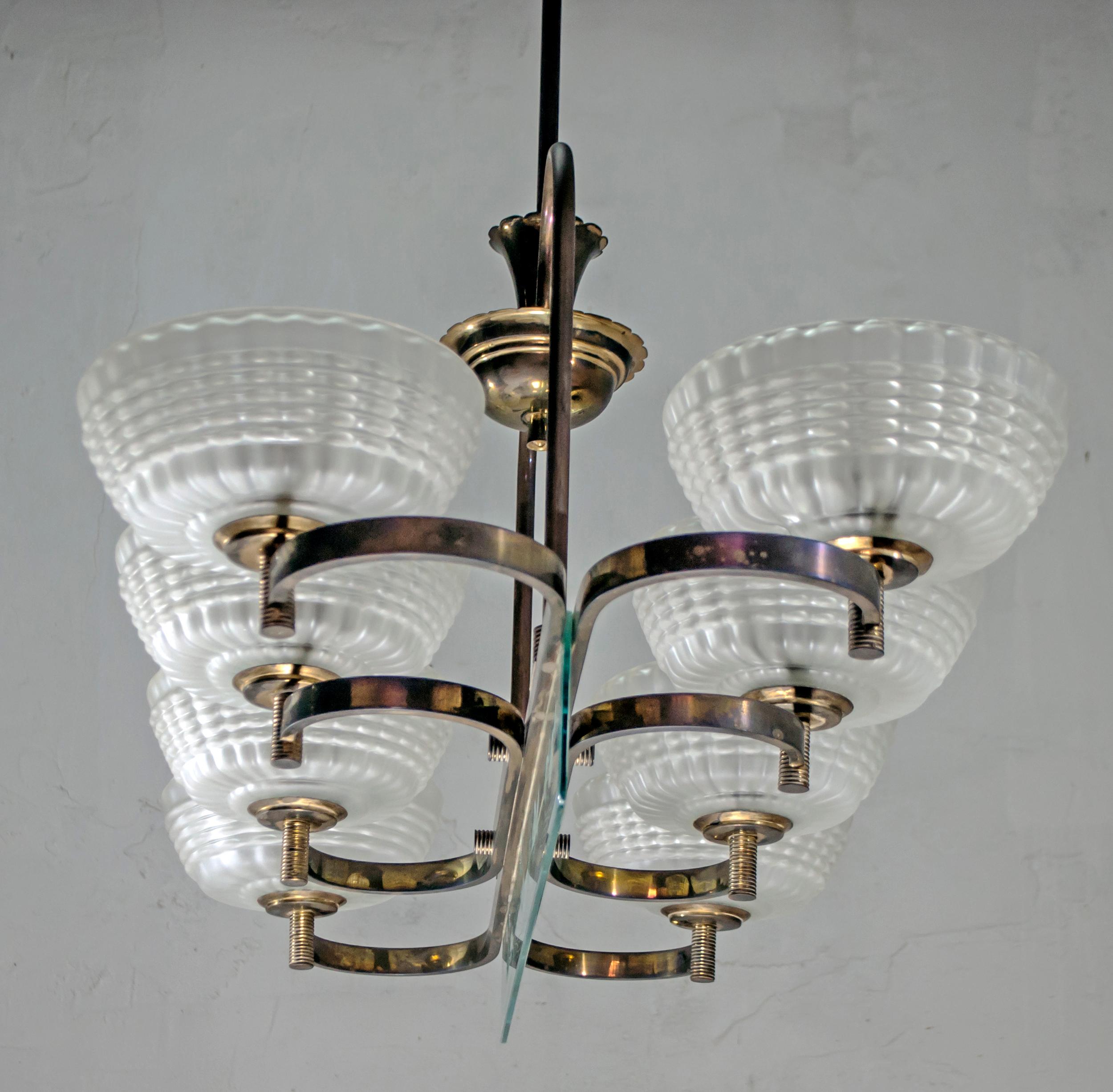 Mid-20th Century Barovier e Toso Mid-Century Modern Brass and Murano Glass Chandelier, 1940s