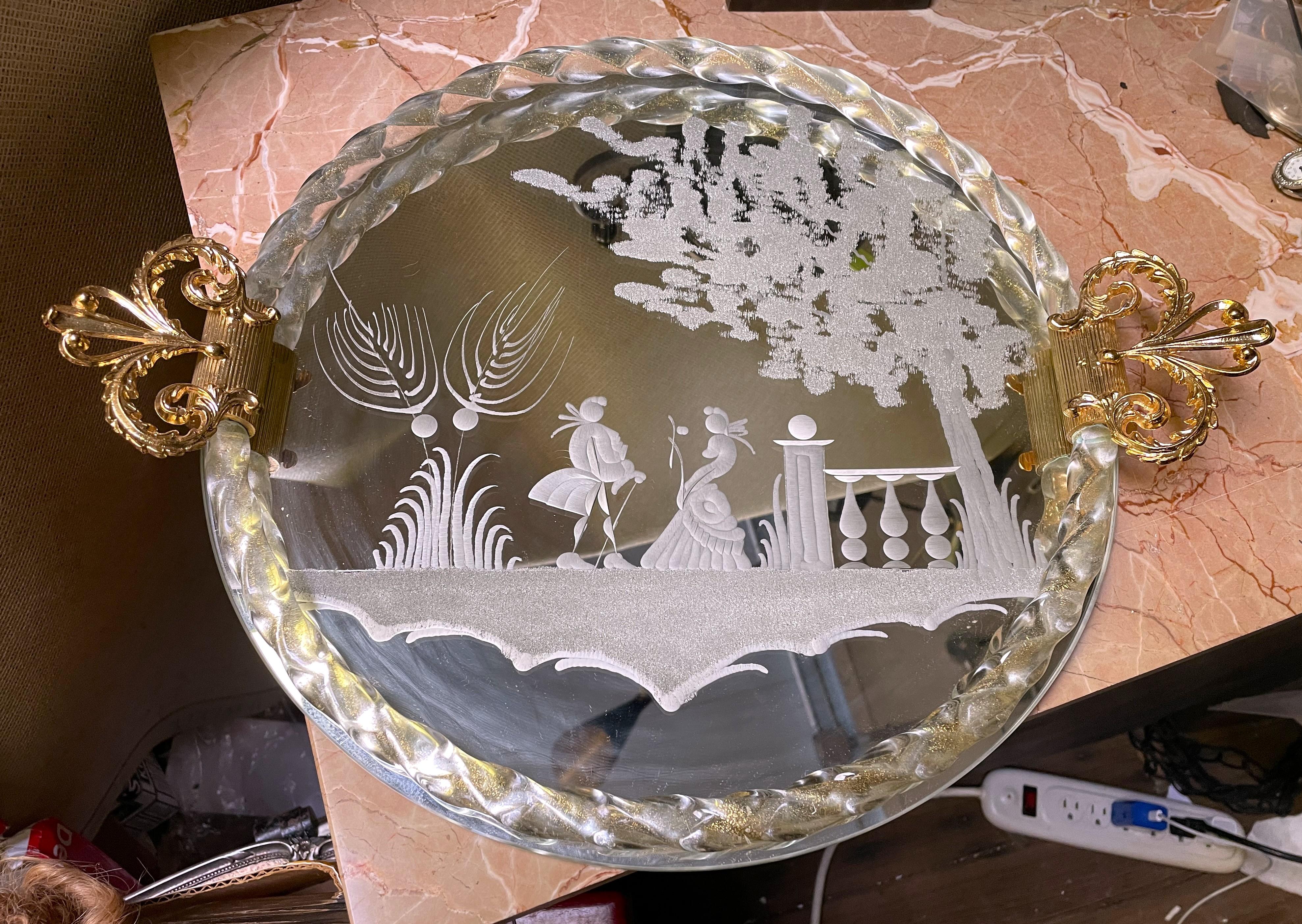 Ercole Barovier Murano geätztes rundes Tablett aus Aventuringlas mit gedrehten Metallgriffen aus Muranoglas (Moderne der Mitte des Jahrhunderts) im Angebot