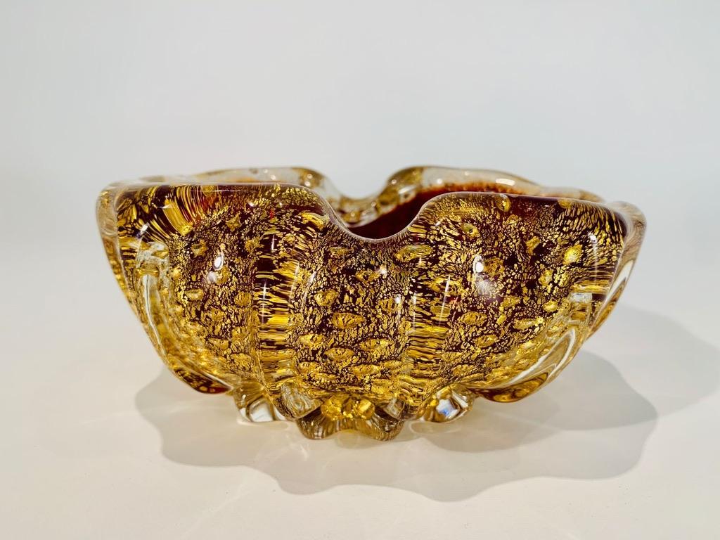 Mid-Century Modern Ercole Barovier Murano glass red and gold 1950 bowl. For Sale