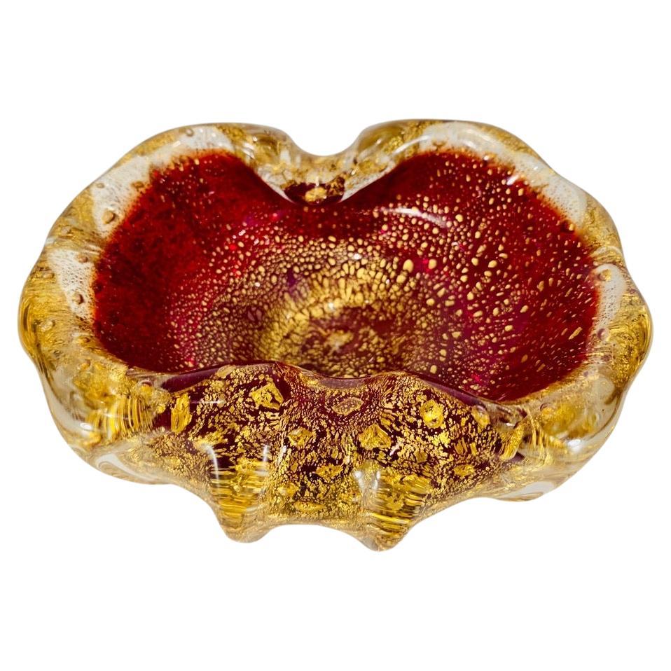 Ercole Barovier Murano glass red and gold 1950 bowl. For Sale