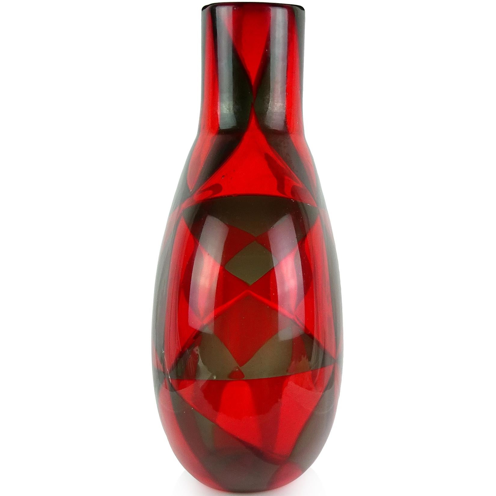 Very rare, and extra large Murano handblown red and taupe gray fused triangle Tessere Italian art glass flower vase. Documented to designer Ercole Barovier, for Barovier e Toso, circa 1961 in the 