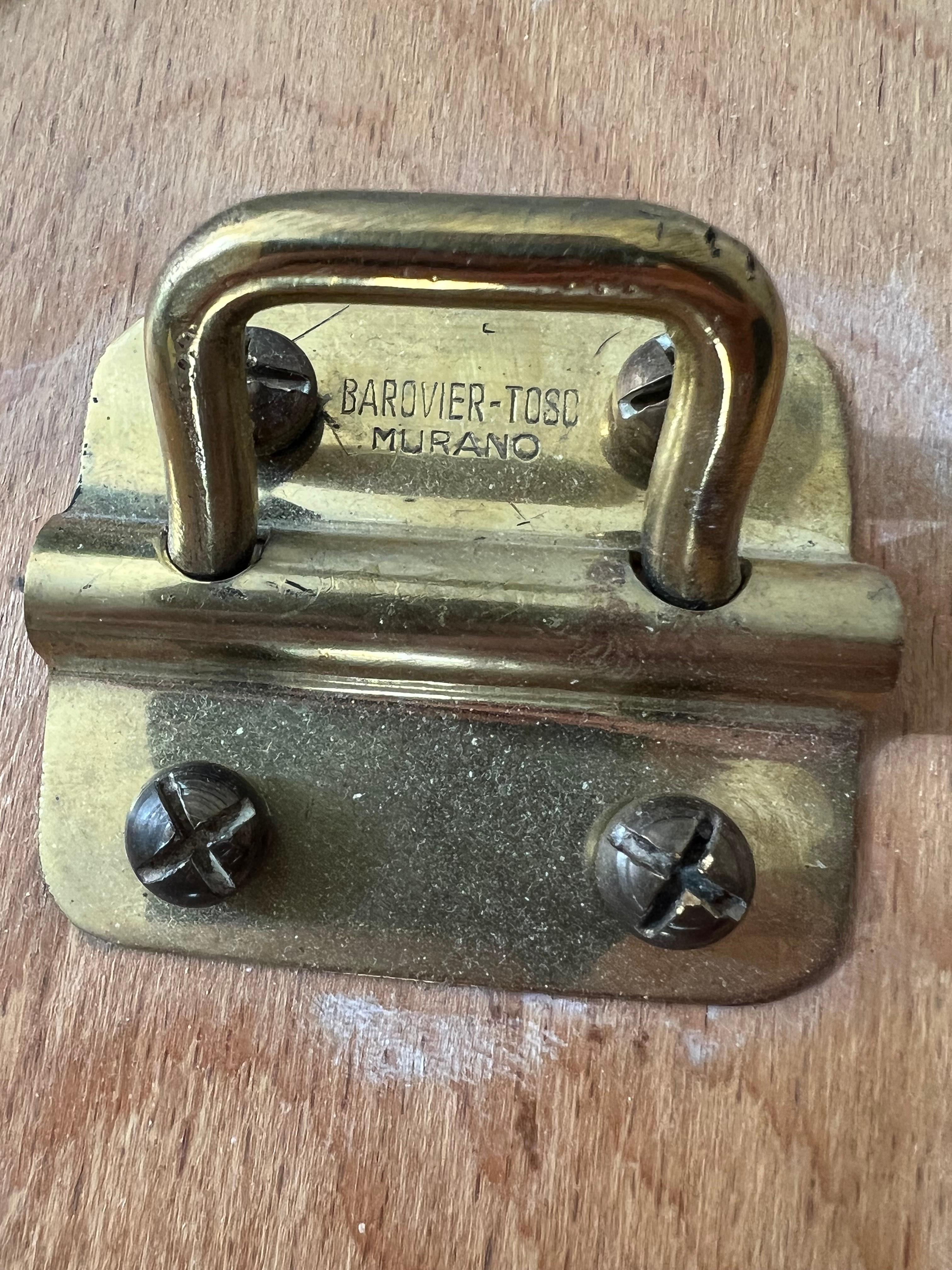 Ercole Barovier, Specchio da parete organico, vetro di Murano, ottone, specchio, Italia, 1940 ca. In condizioni buone a High Point, NC
