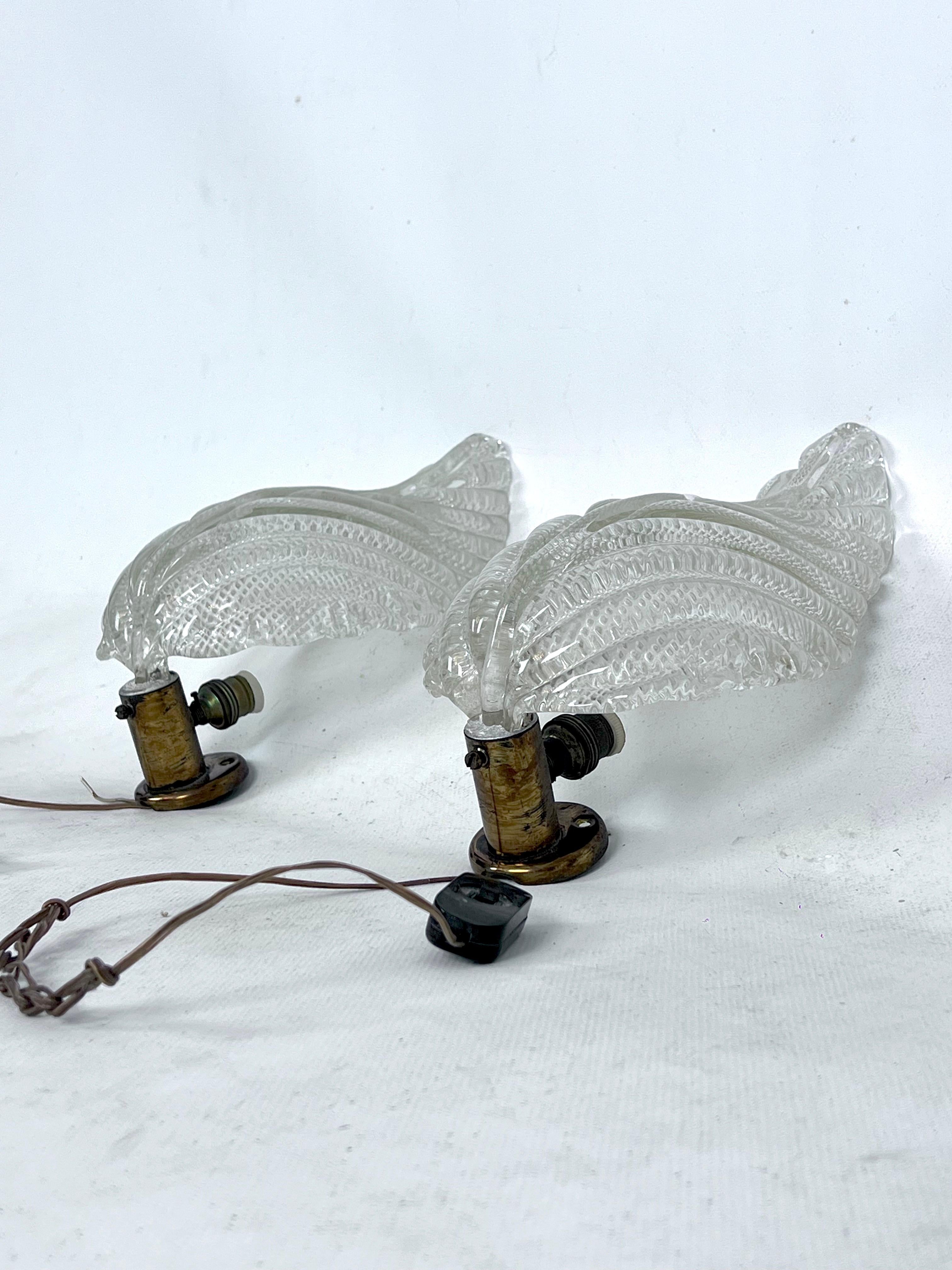 Ercole Barovier, pair of Art Deco Murano glass leaf sconces. 1930s In Good Condition In Catania, CT