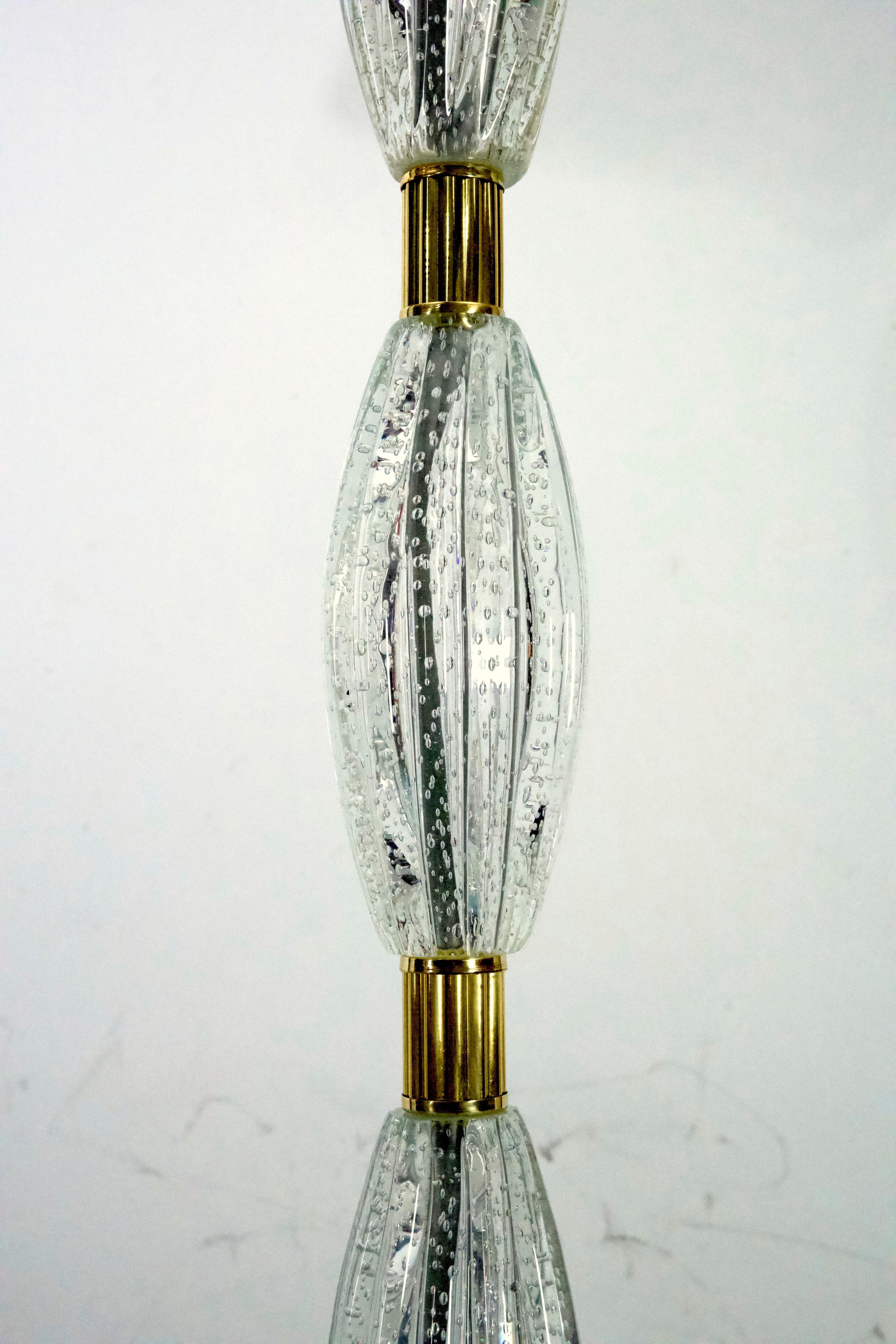 italien Ercole Barovier, rare lampadaire Bullicante en verre de Murano et laiton. Italie années 1940 en vente