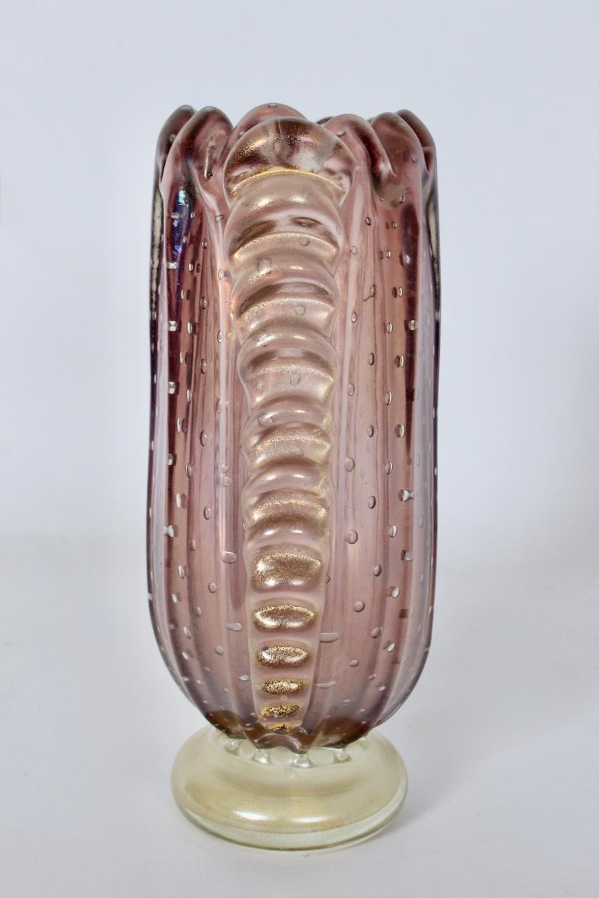 Vaso di Murano di Ercole Barovier a coste color malva iridescente, CIRCA 1950 in vendita 3