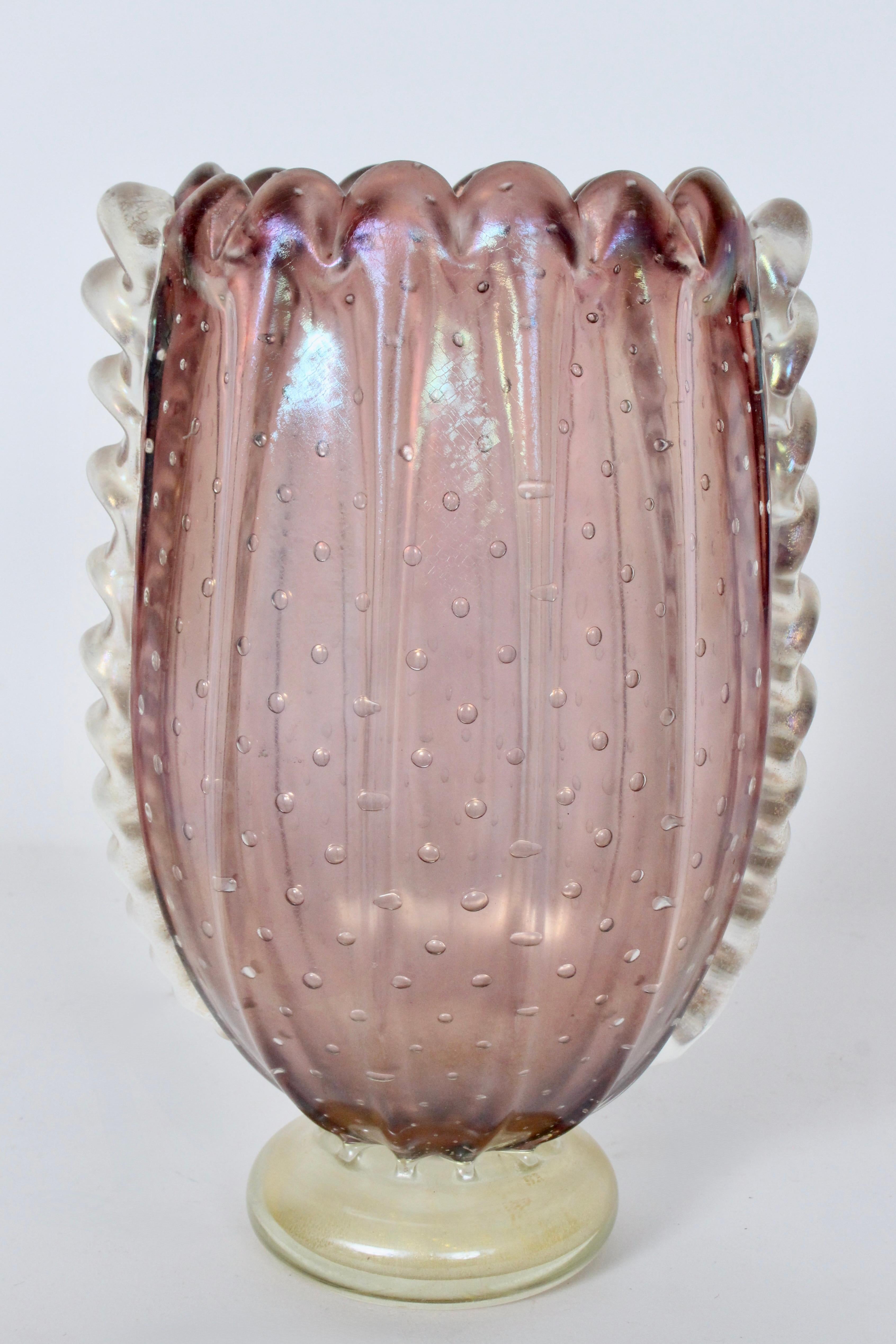 Mid-Century moderno Vaso di Murano di Ercole Barovier a coste color malva iridescente, CIRCA 1950 in vendita