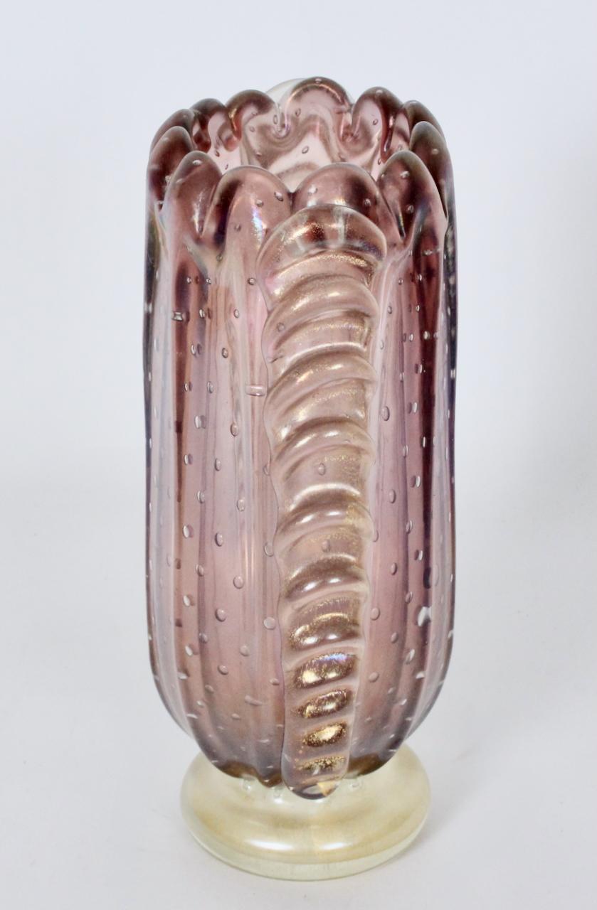 Vaso di Murano di Ercole Barovier a coste color malva iridescente, CIRCA 1950 in vendita 2