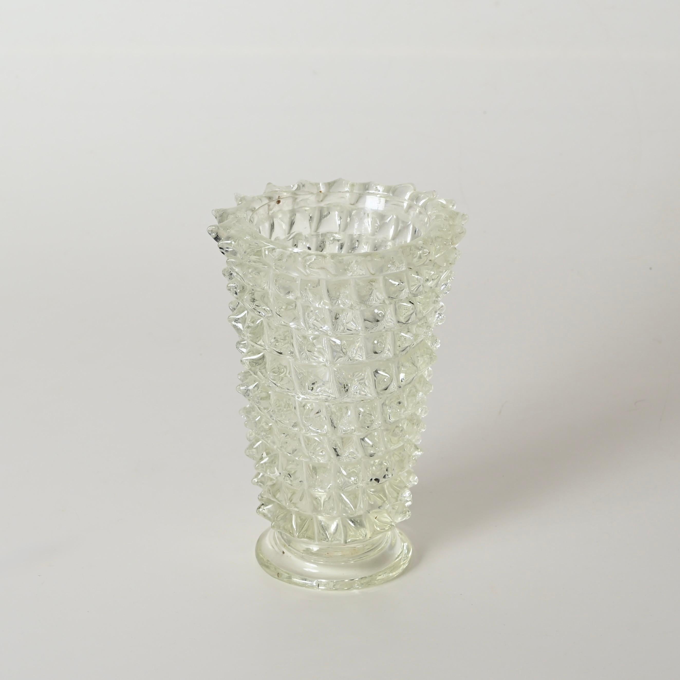 Fantastique vase en cristal de Murano soufflé à la bouche. Cette merveilleuse pièce décorative a été réalisée dans les années 1940 en Italie par Ercole Barovier pour Barovier&Toso.

En très bon état, sans ébréchures ni fissures. Ce magnifique vase