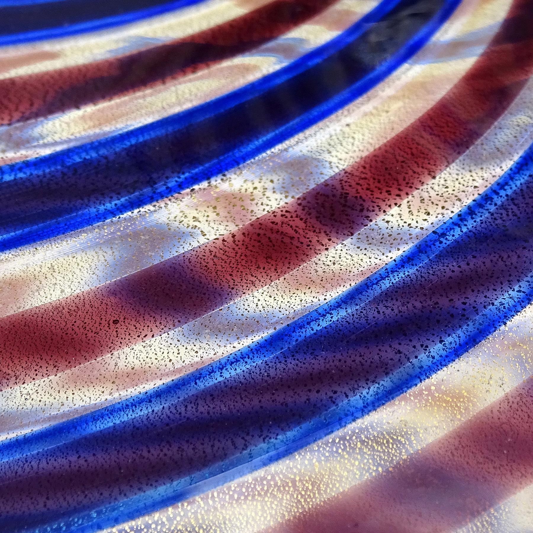 Italienische Kunstglasvase von Ercole Barovier Toso aus Muranoglas mit blauen, roten und goldenen Flecken, 1966 (Moderne der Mitte des Jahrhunderts) im Angebot