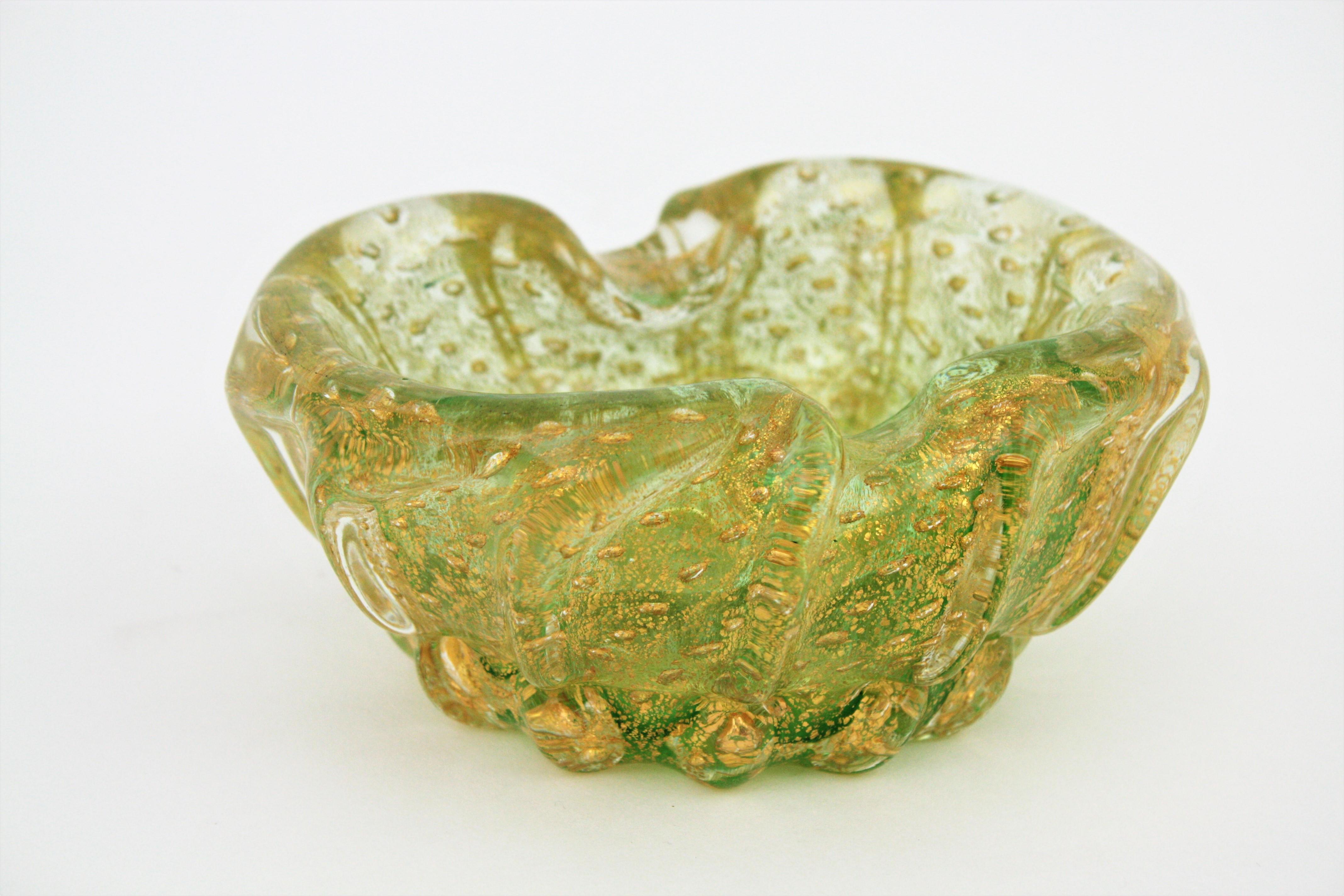 Italian Ercole Barovier Toso Murano Gold Flecks Bullicante Art Glass Ribbed Bowl  For Sale