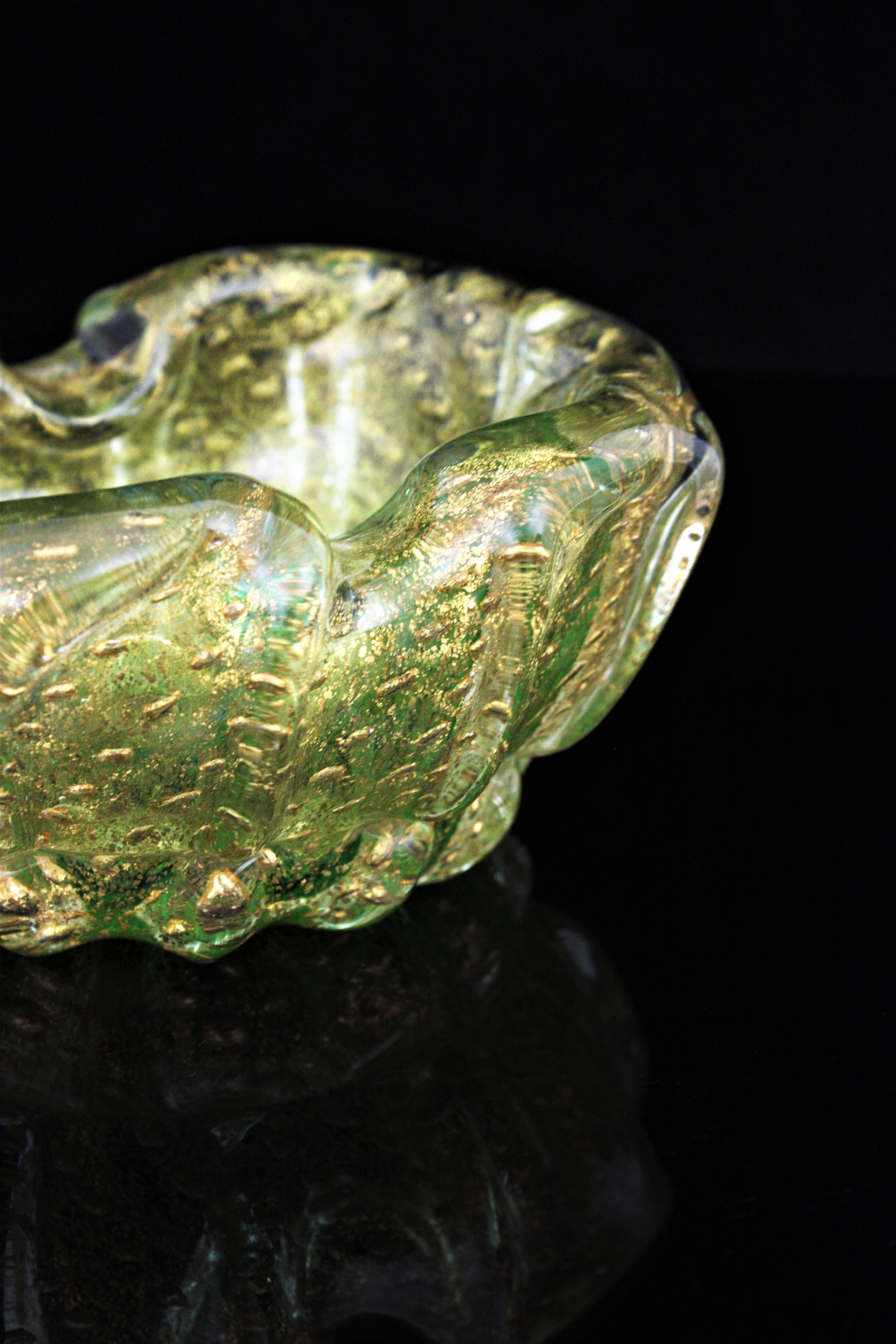 Ercole Barovier Toso Murano Gold Flecks Bullicante Art Glass Ribbed Bowl  For Sale 1