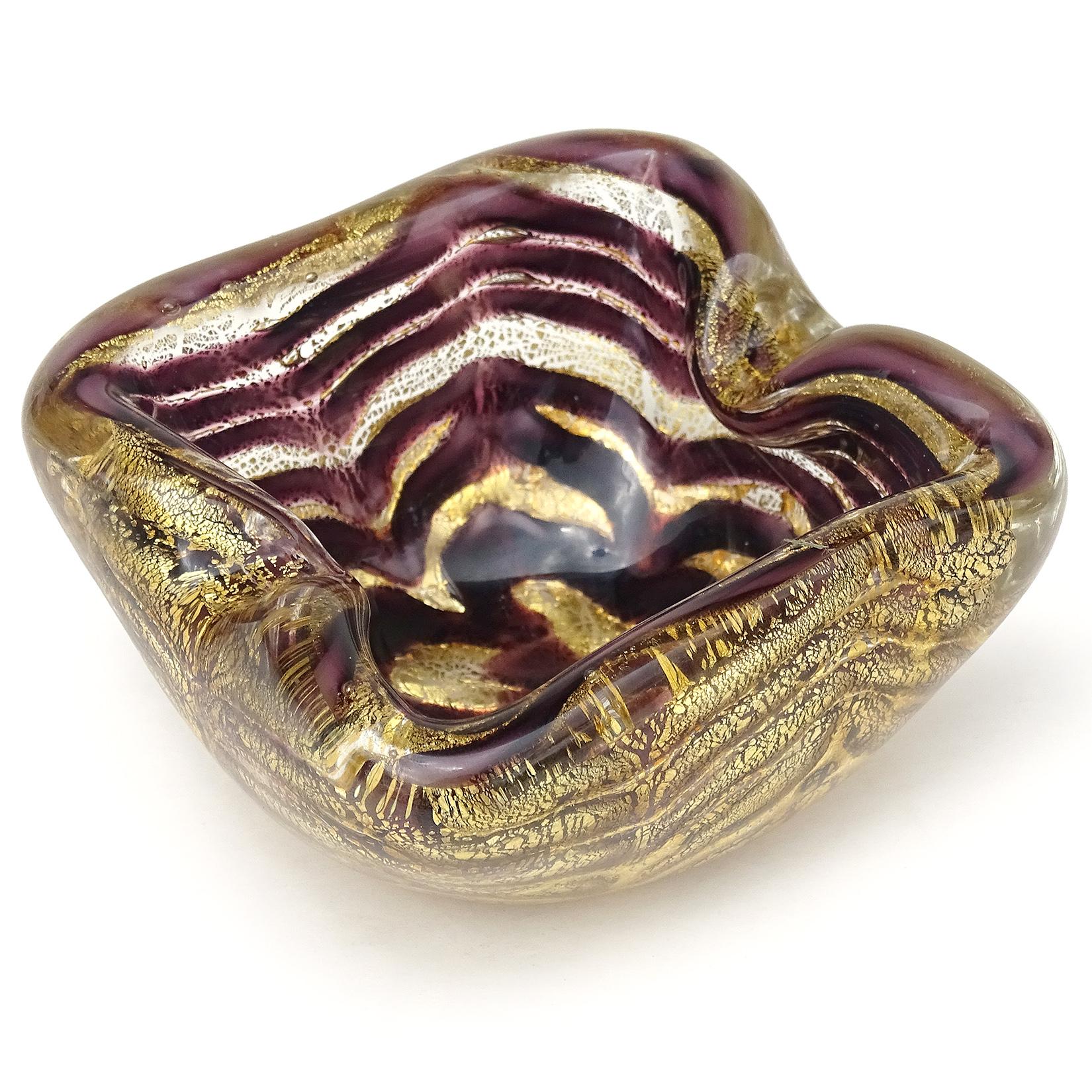 Beautiful vintage Murano hand blown dark purple and gold flecks Italian art glass decorative bowl, vide-poche, or ashtray. Documented to designer Ercole Barovier for the Barovier e Toso company, circa 1960s. Created in the 