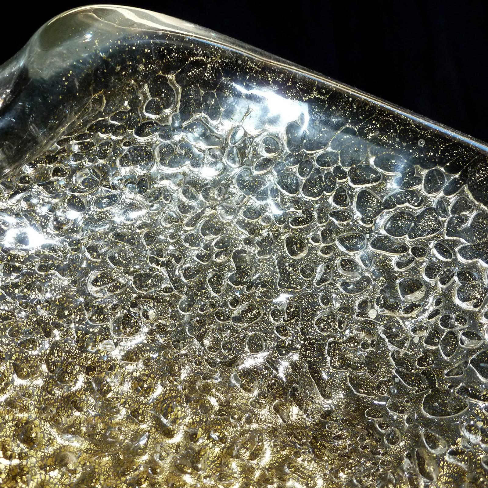 Ercole Barovier Toso Murano Gold Flecks Relievi Aurati Italian Art Glass Bowl In Good Condition In Kissimmee, FL