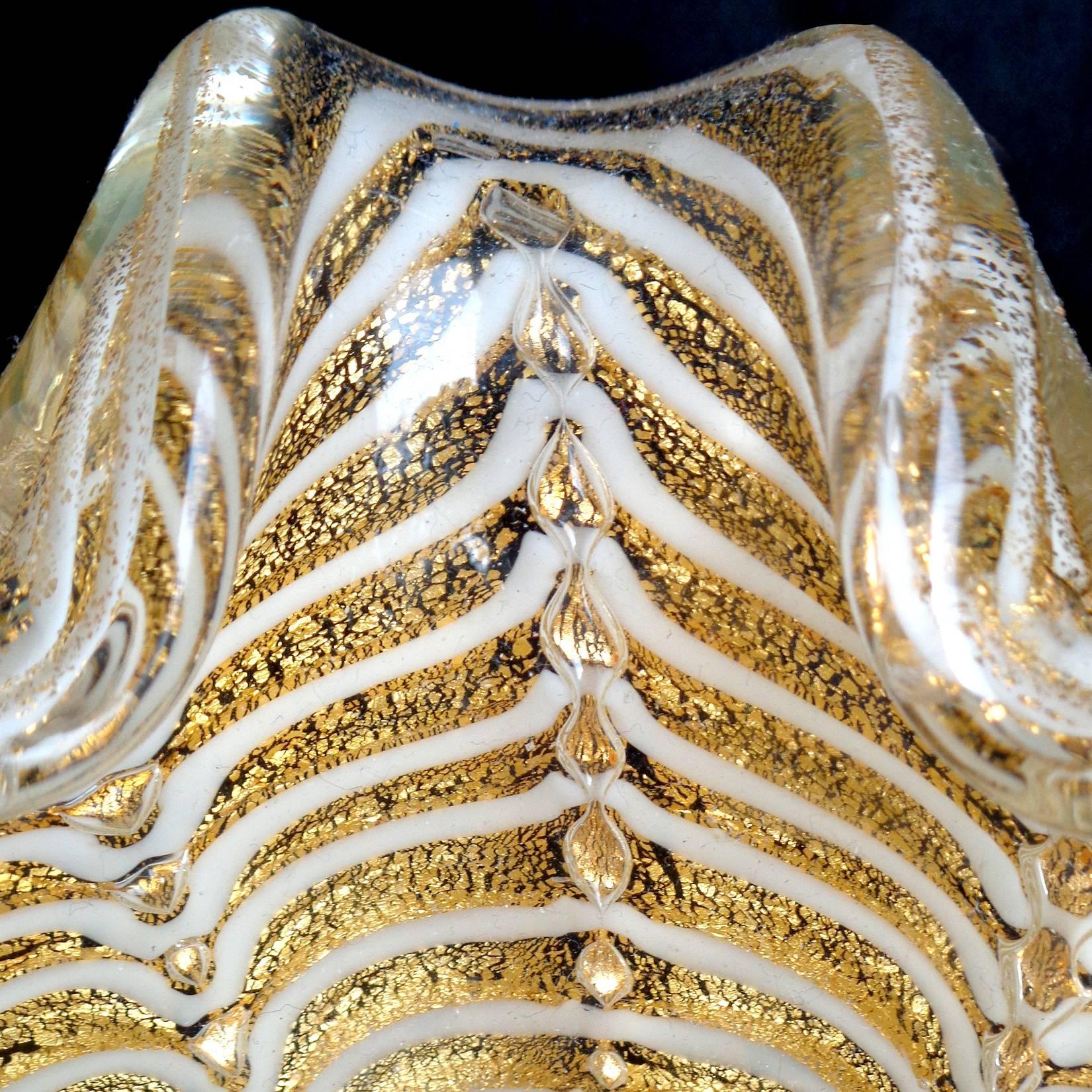 20th Century Ercole Barovier Toso Murano White Gold Flecks Italian Art Glass Flower Bowl