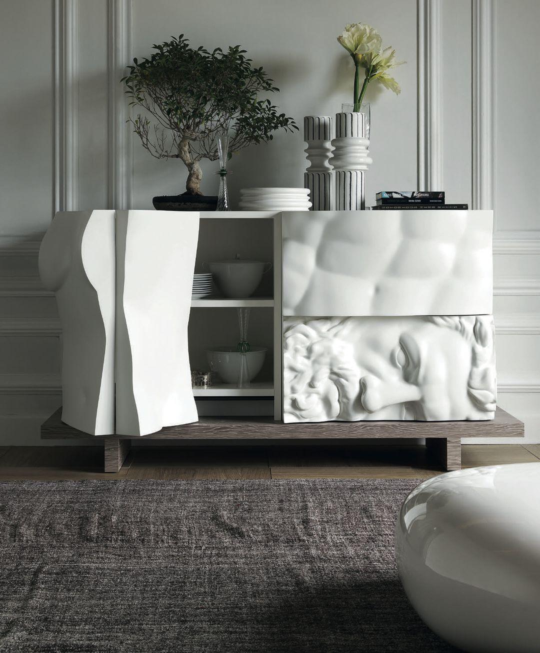 Armadietto su base E. White di Driade In condizioni Nuovo in vendita a Beverly Hills, CA