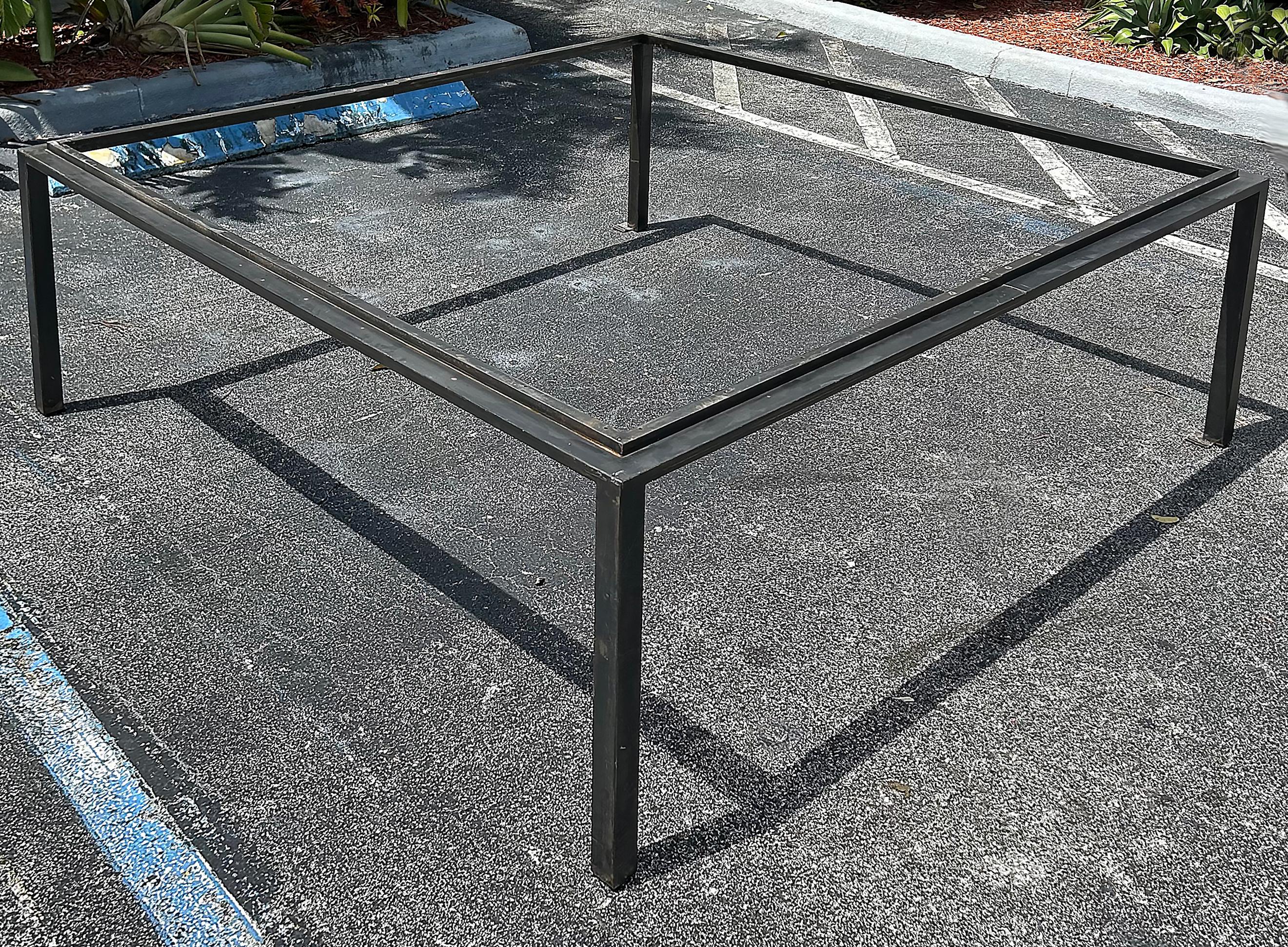 Ercole Home Grande table de salle à manger carrée en mosaïque de verre d'art avec base en fer, NYC en vente 5