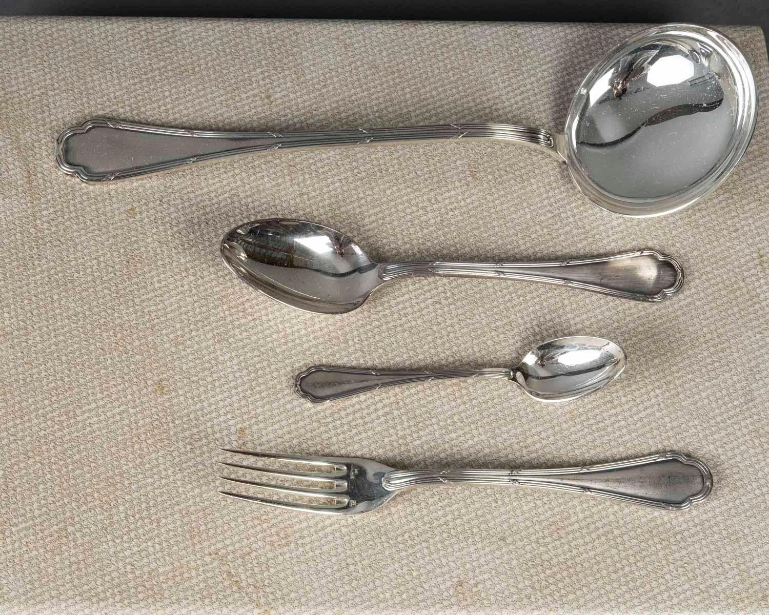 Ercuis Cutlery Service, Silver Plated, 20th Century. For Sale 1