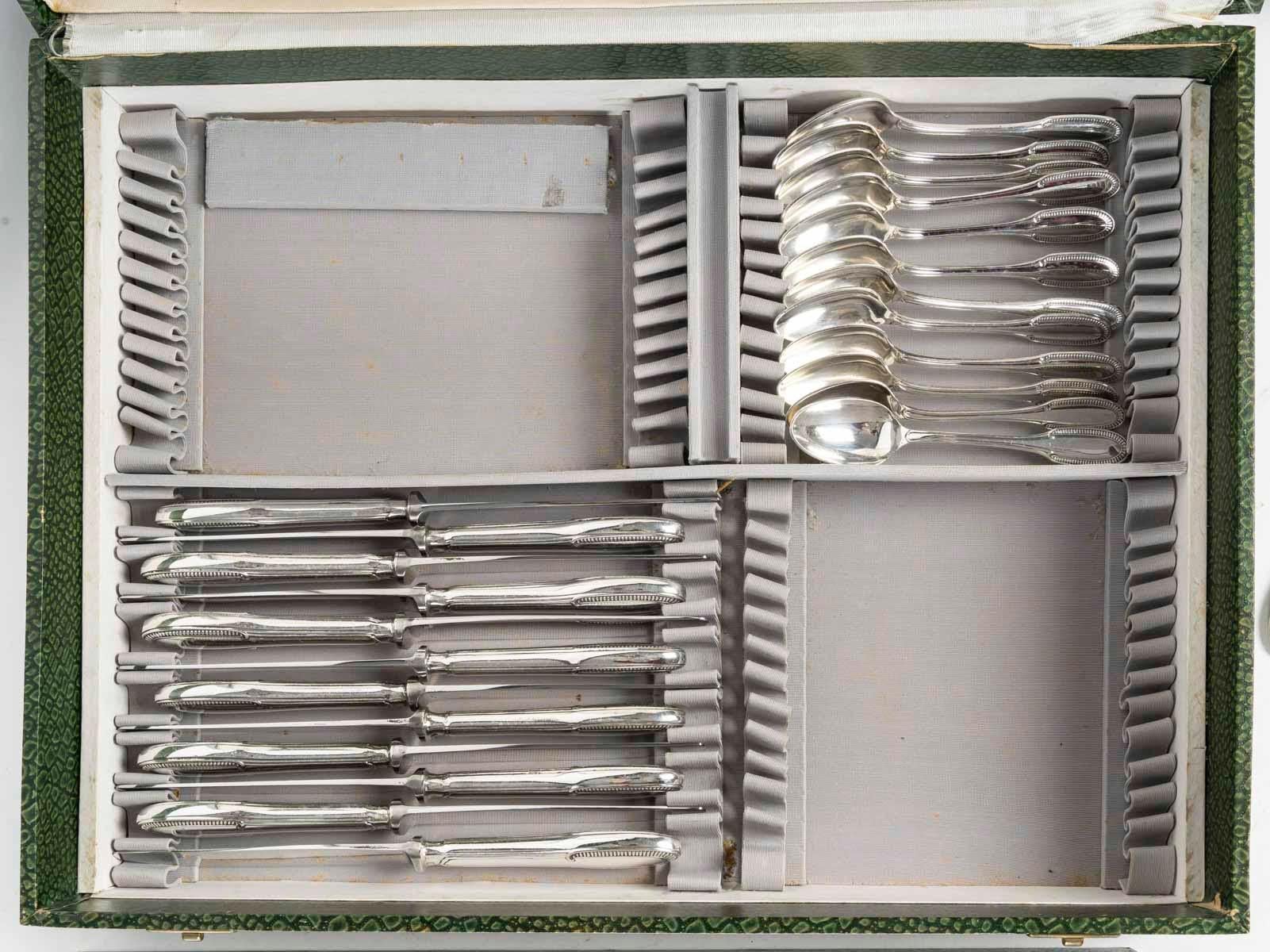 Ercuit-Esszimmerservice, 20. Jahrhundert. (Versilberung) im Angebot