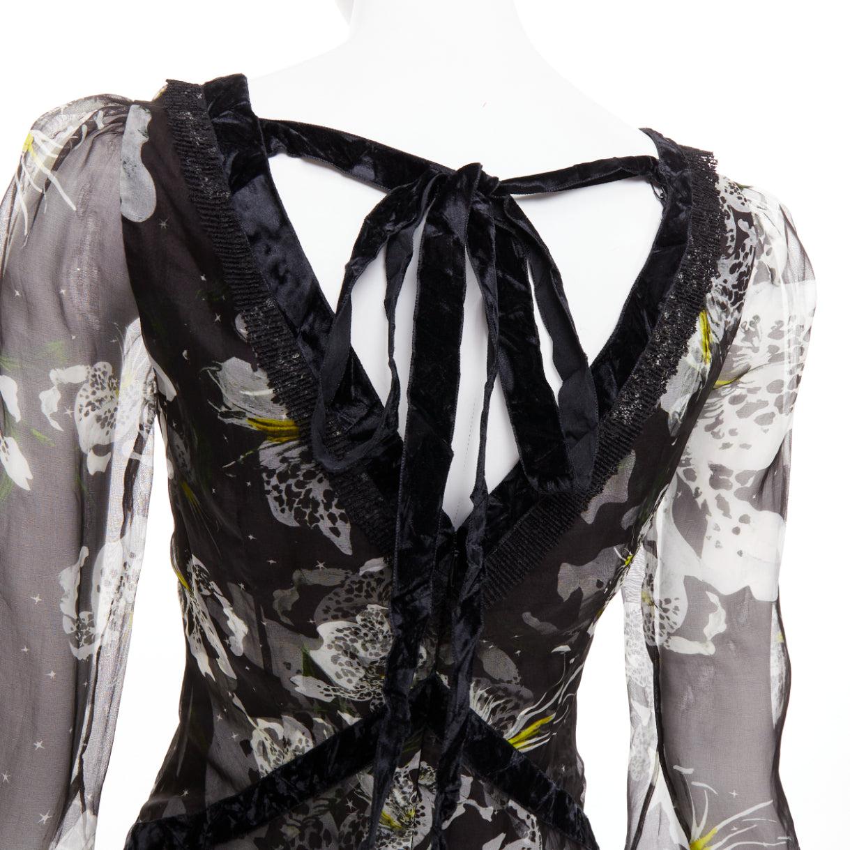 ERDEM 2016 Makayla black grey 100% silk floral back cut out  dress UK6 XS
Reference: JACG/A00294
Brand: Erdem
Model: Makayla
Collection: AW 2016
Material: Silk
Color: Black, Grey
Pattern: Floral
Closure: Self Tie
Lining: Multicolour Silk
Extra
